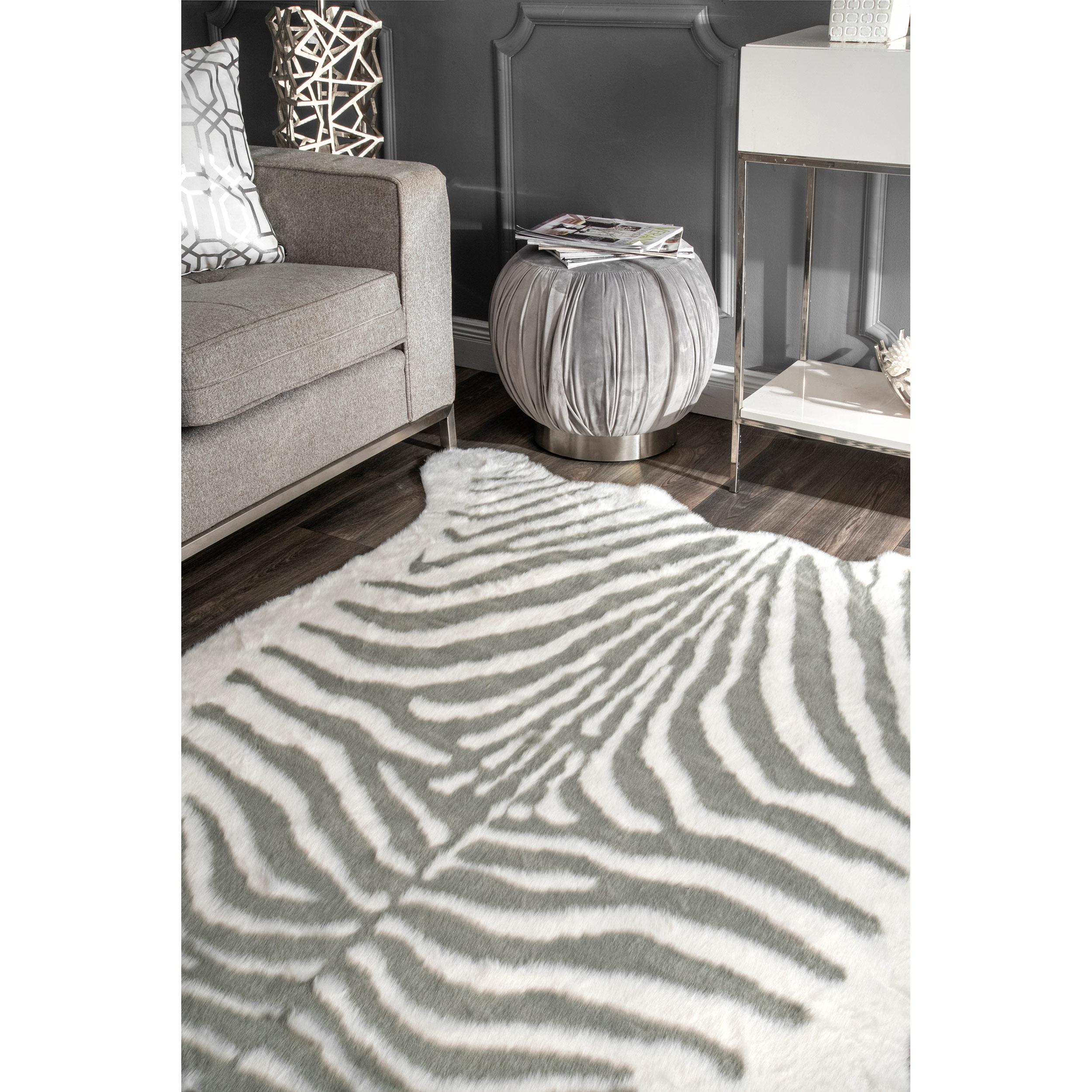 nuLOOM Alyssa 5 X 6 (ft) Gray Irregular Indoor Animal Print Area Rug at
