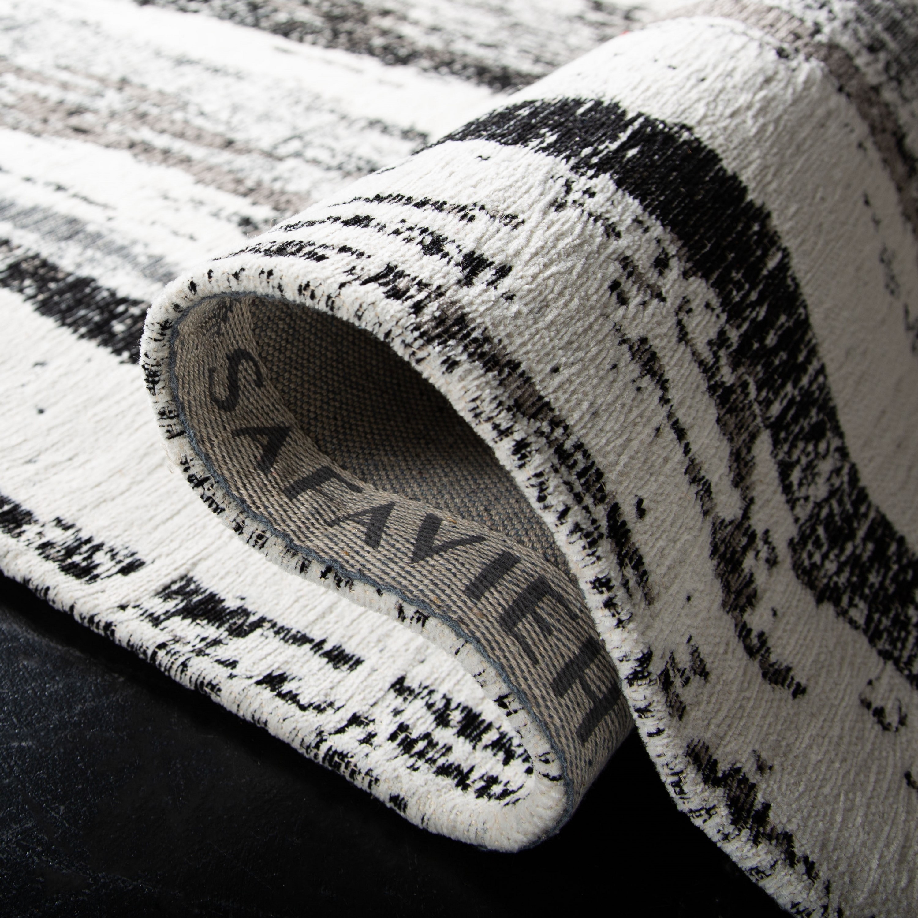 Safavieh CLV702P-4 rugs - View #5