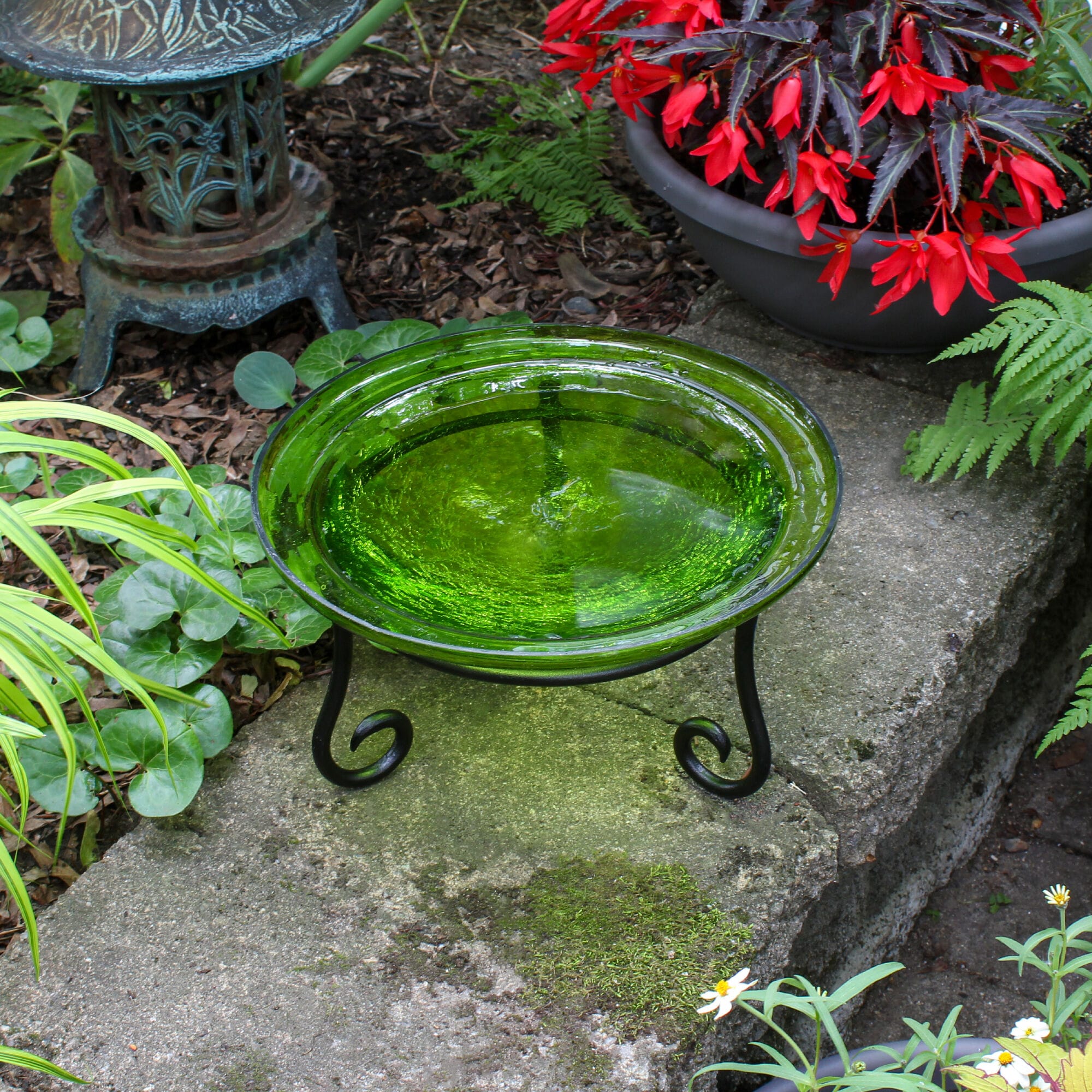 Minuteman International CGB-05FG-S1 birdbaths - View #4