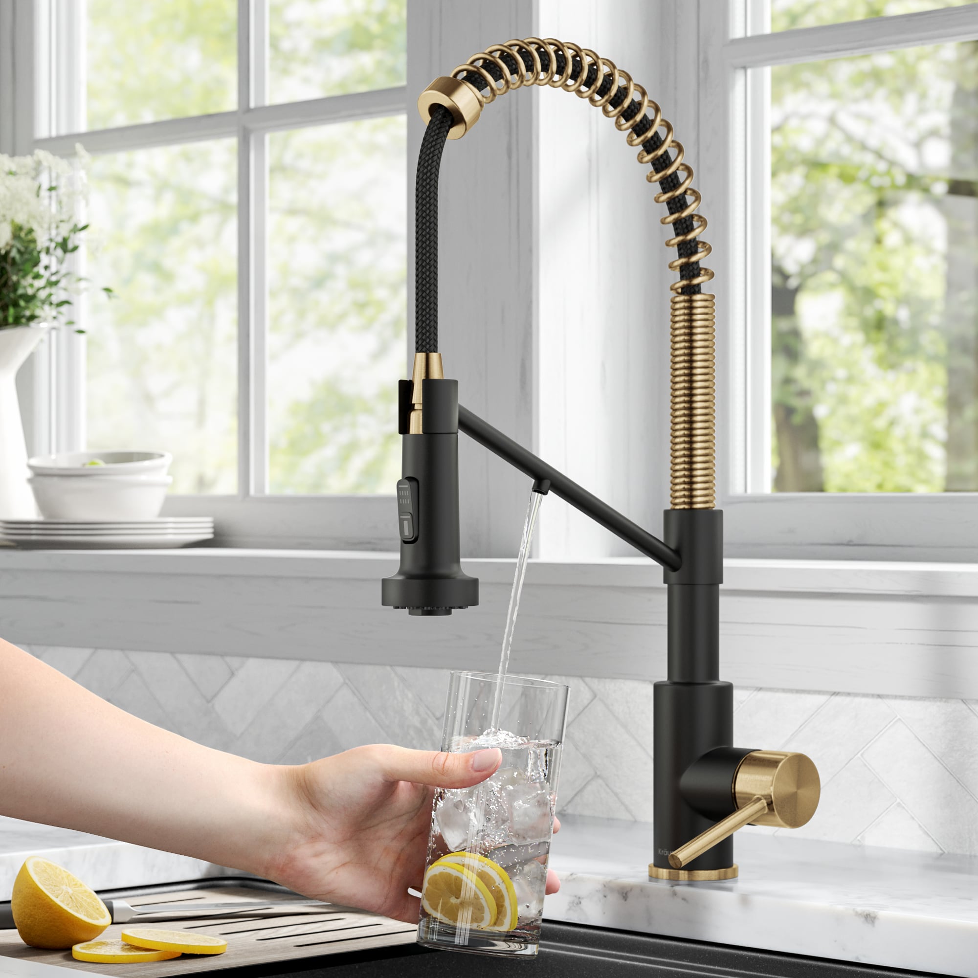 Kraus KFF-1610BBMB Bolden Brushed Brass/Matte Black Single Handle Deck-mount Pull-down Kitchen Faucet with Sprayer