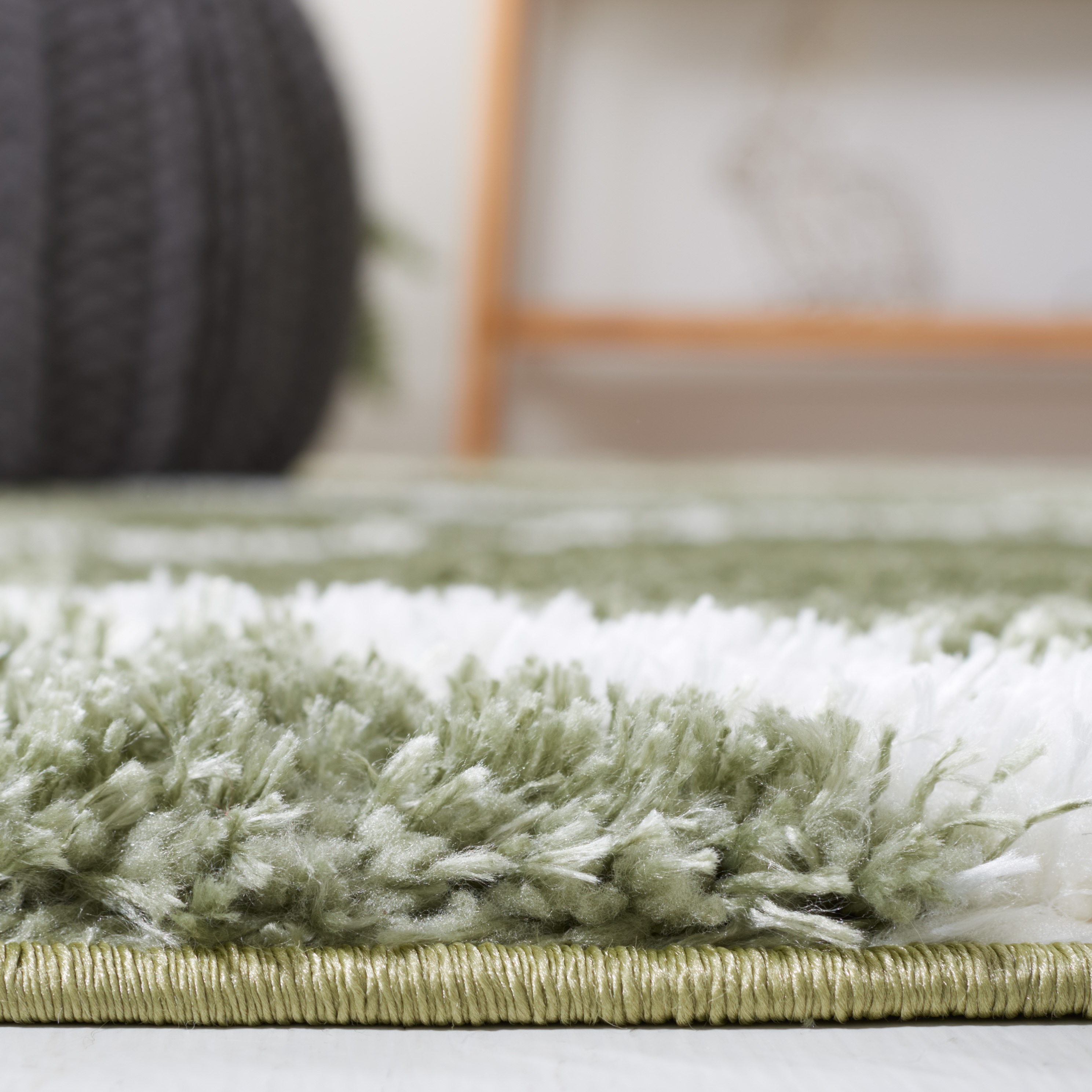 Safavieh THO676W-7R rugs - View #4