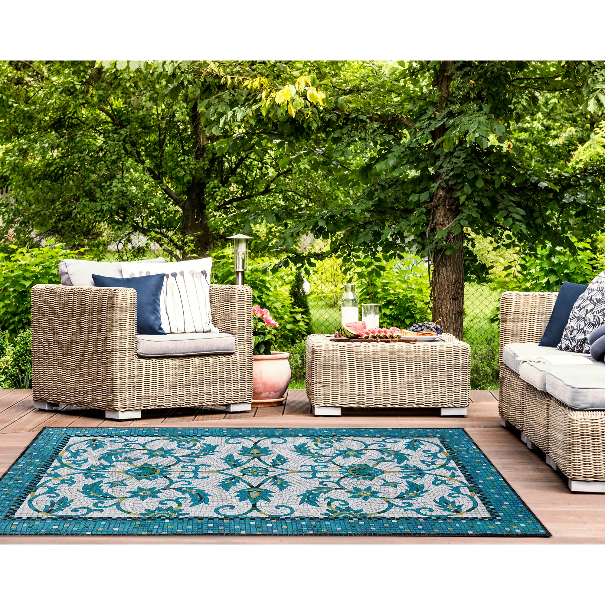Liora Manne VGH80430903 Visions IV 8 x 10 (ft) Polyester Azure Rectangular Indoor/Outdoor Border Oriental Area rug