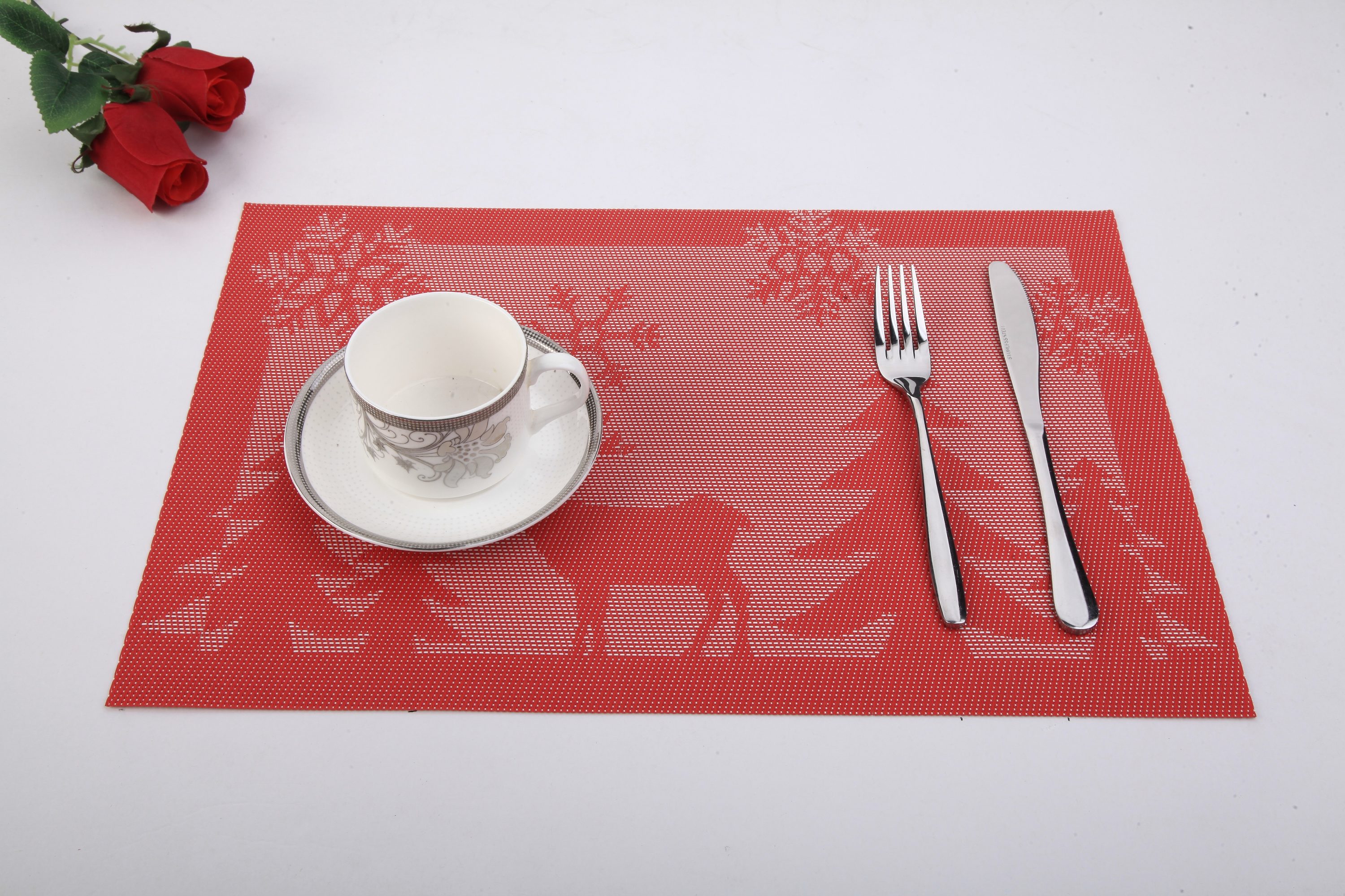J&V TEXTILES PM31 4 -Pack Red PVC Rectangle Placemats