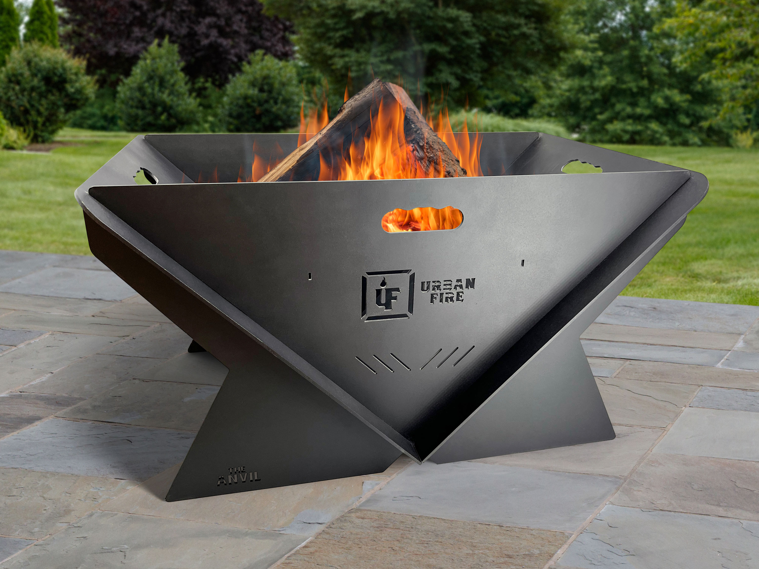 YardCraft The Anvil Collapsible Fire Pit 32-in W Carbon Edition Steel ...