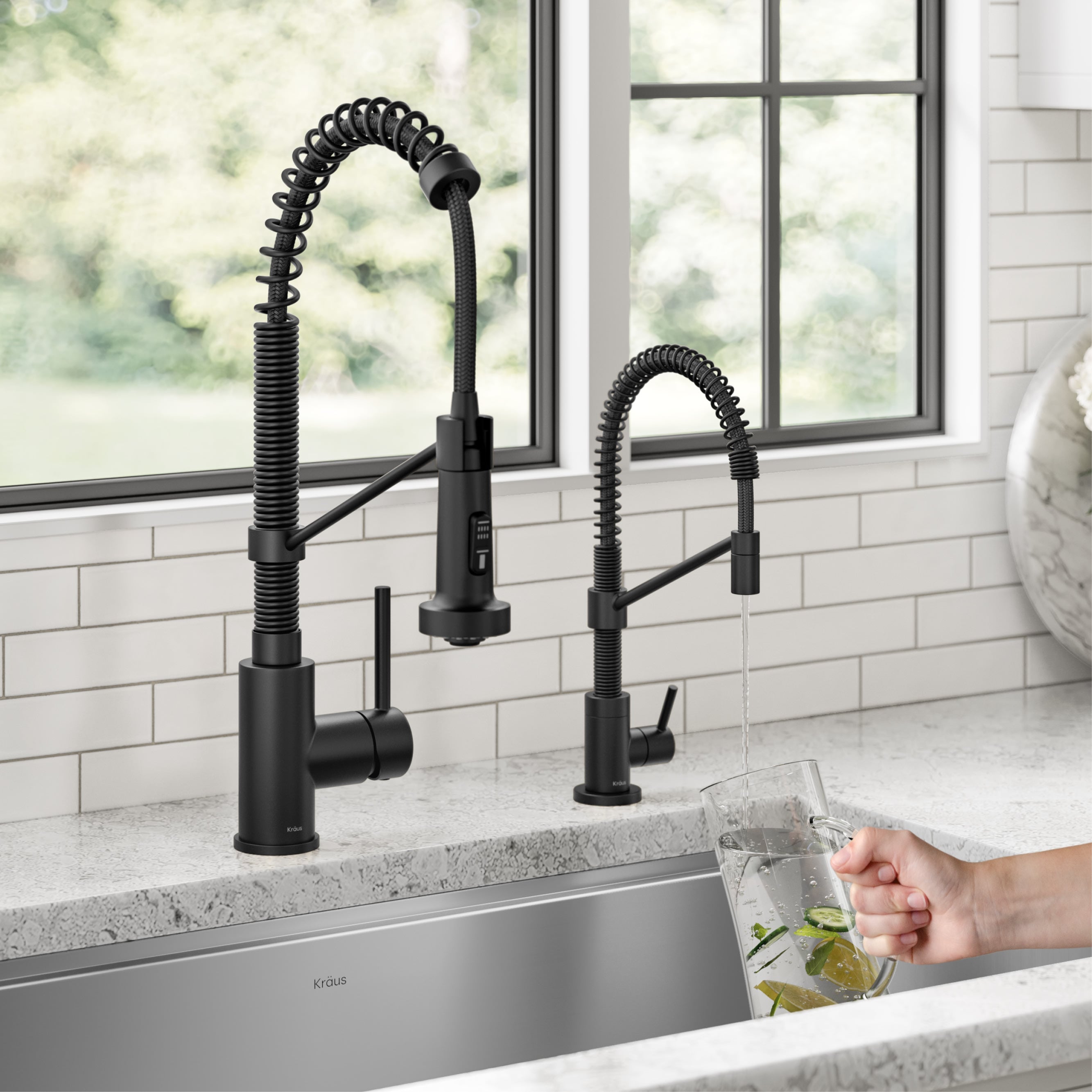 Matte Black Commercial Style Pull-Down Kitchen Faucet with Spray