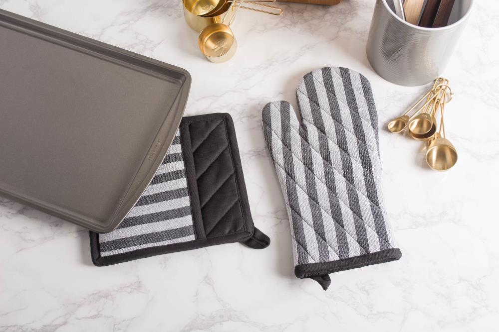 DII Black and White Herringbone Potholder (Set of 2) - Heat