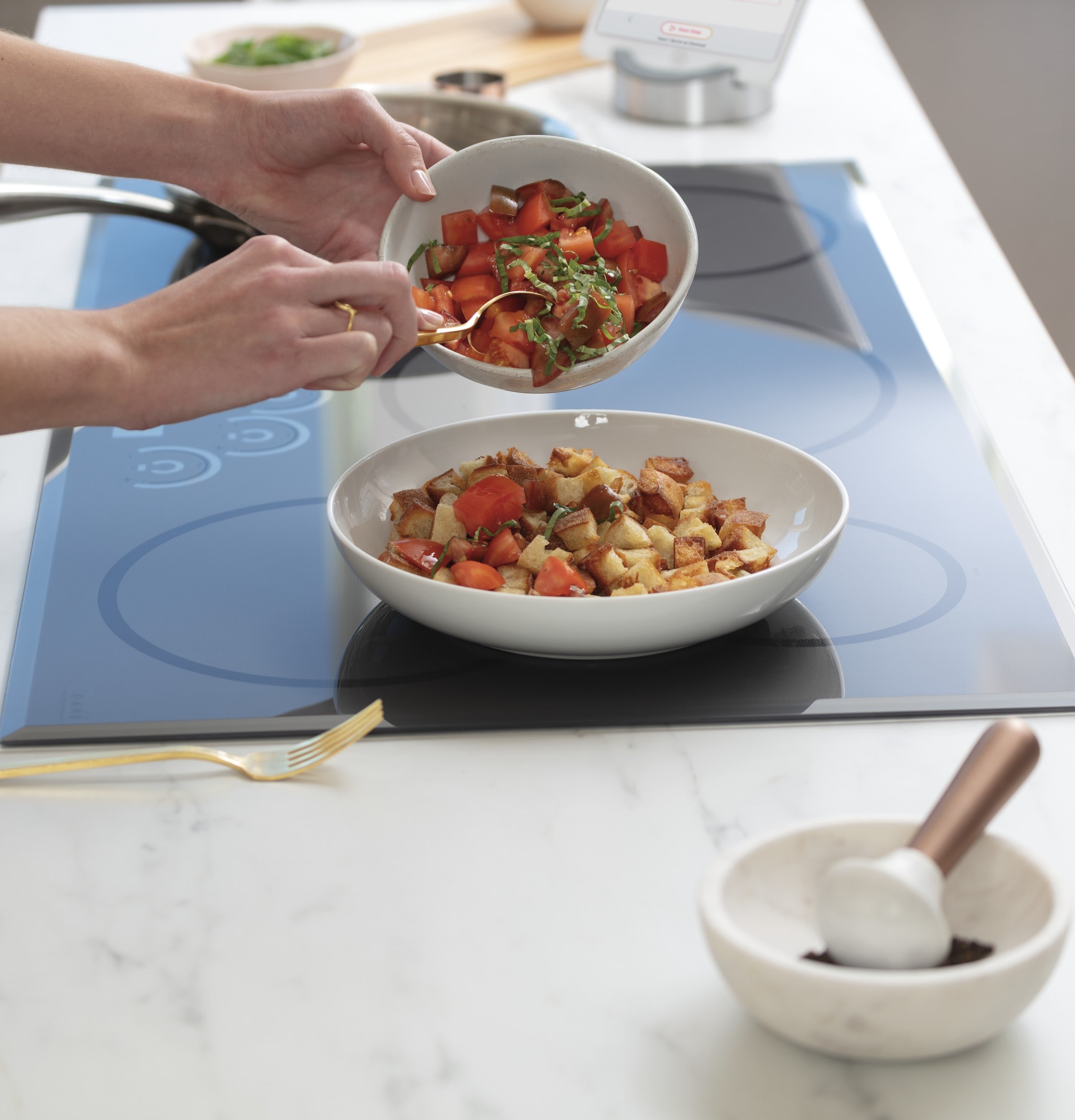 GE Café™ Series 36 Built-In Touch Control Induction Cooktop