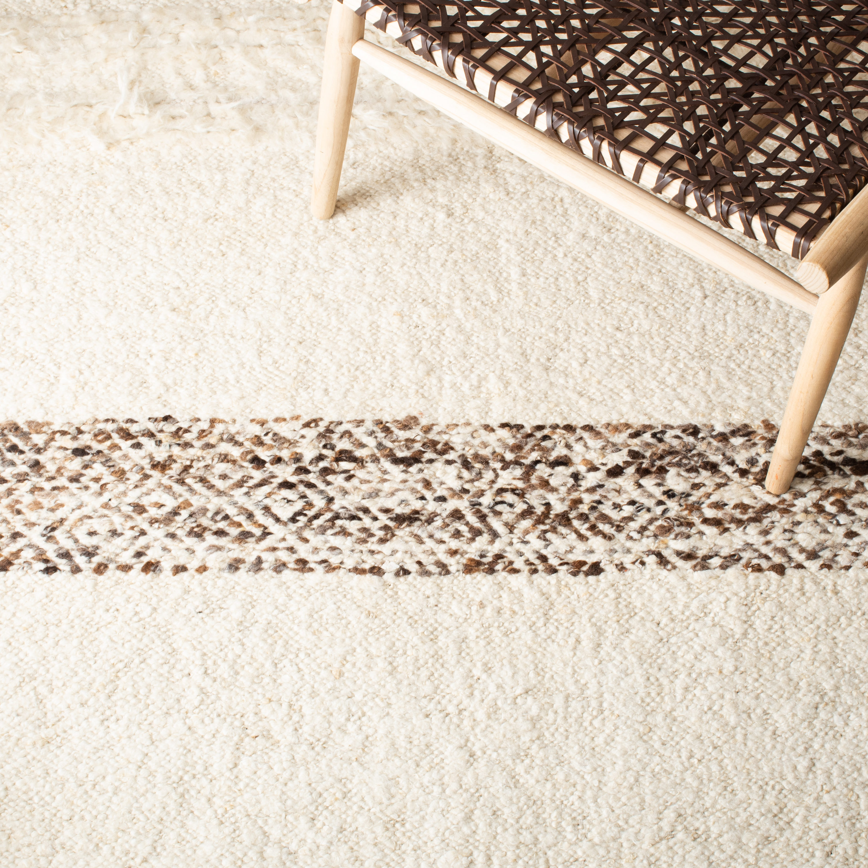 Ivory Coast Hand-Tufted Wool and Cotton Runner Rug, 27" x 8"