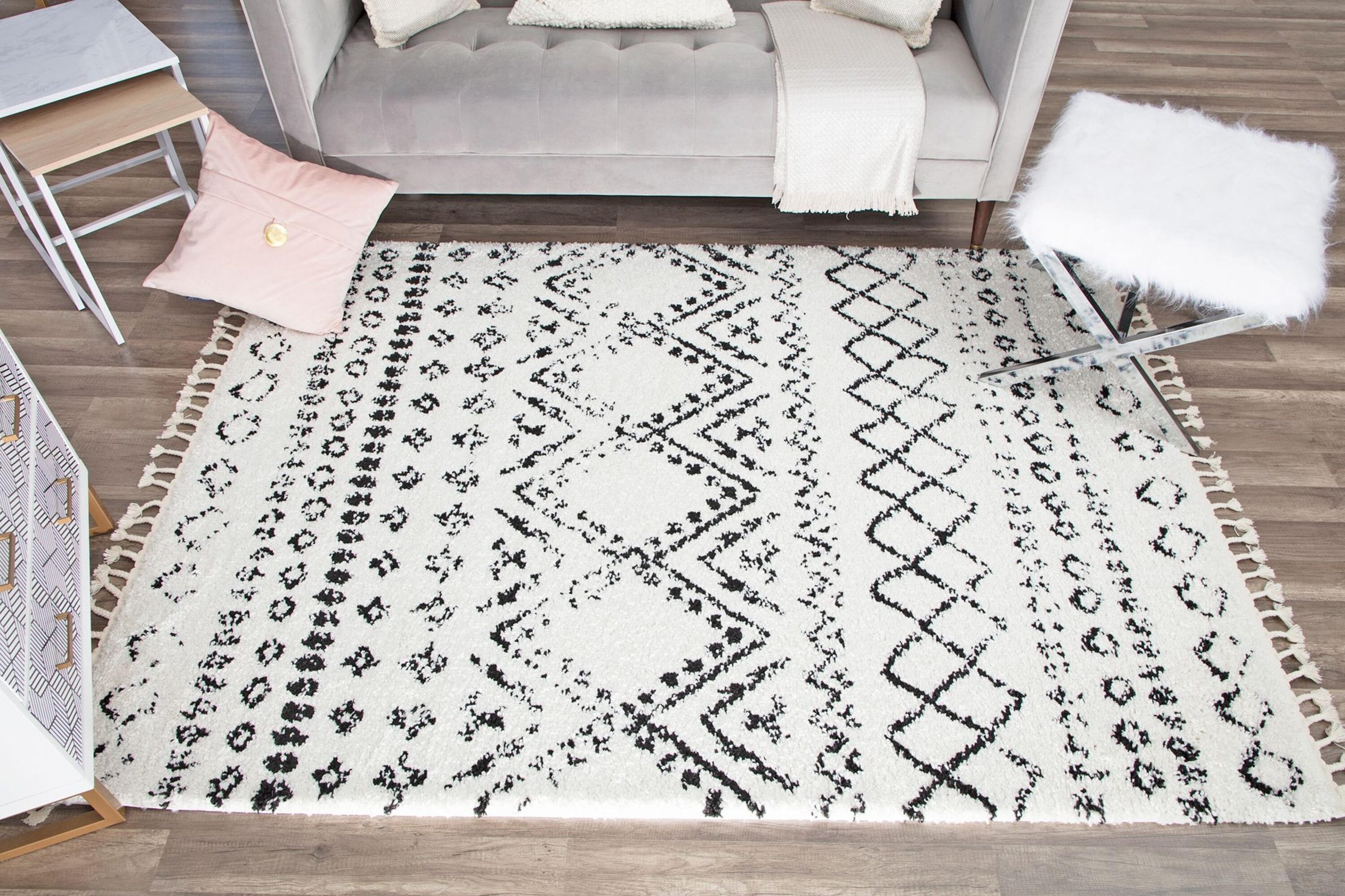 Whisper White 5' x 7' Shag Synthetic Area Rug