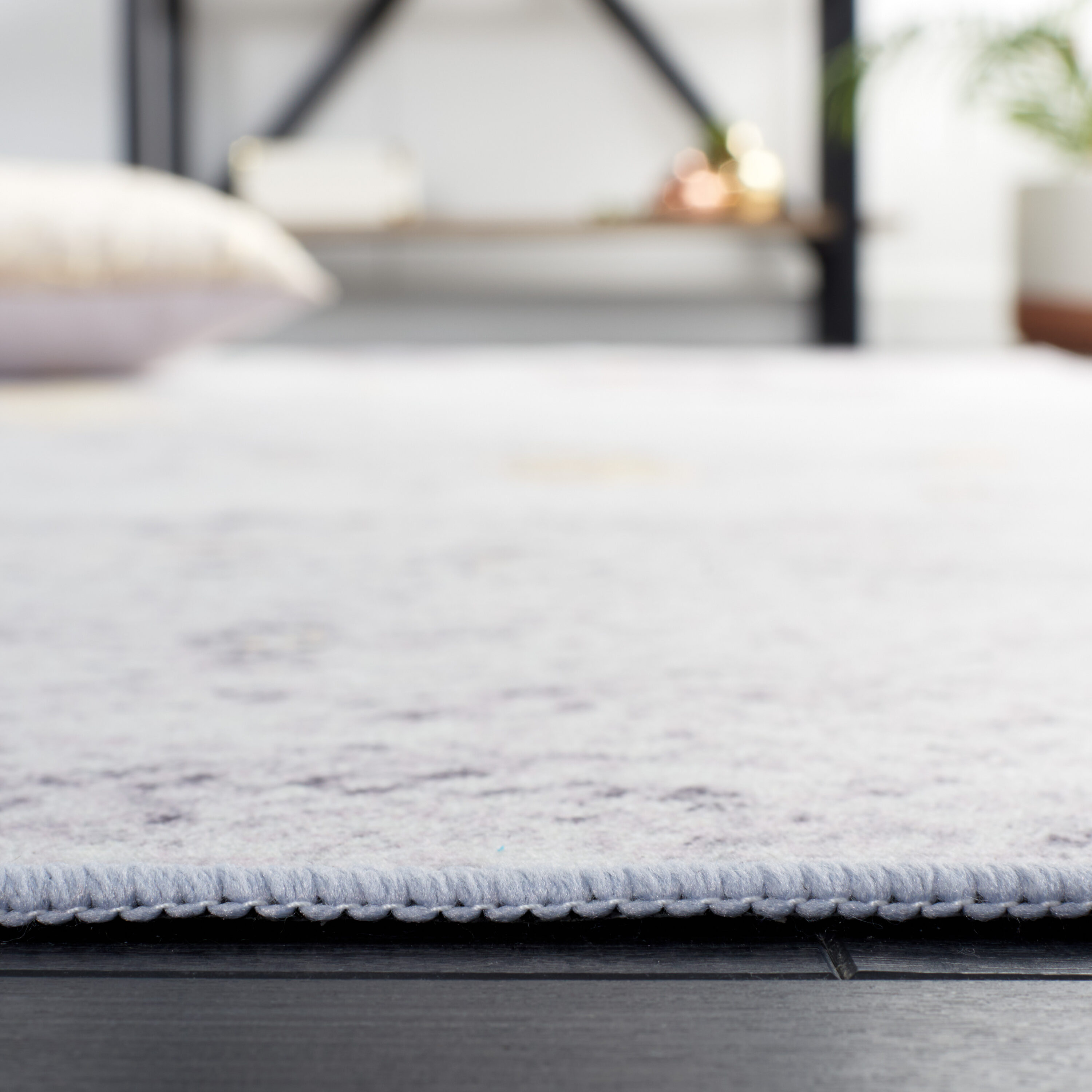 Tacoma 4' x 6' Gray and Gold Synthetic Area Rug