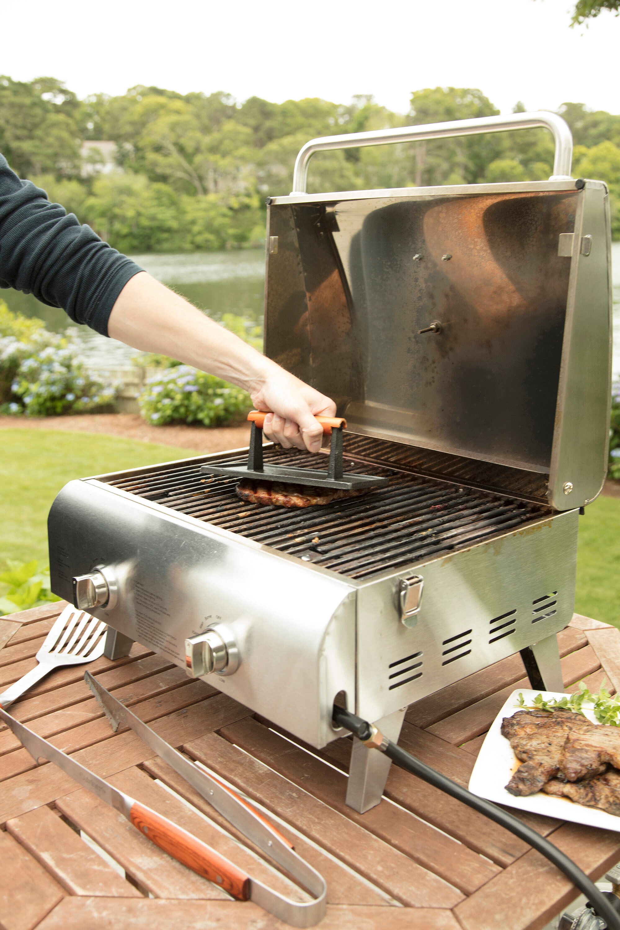 Cuisinart Chef's Style Stainless Tabletop Grill in the Portable 