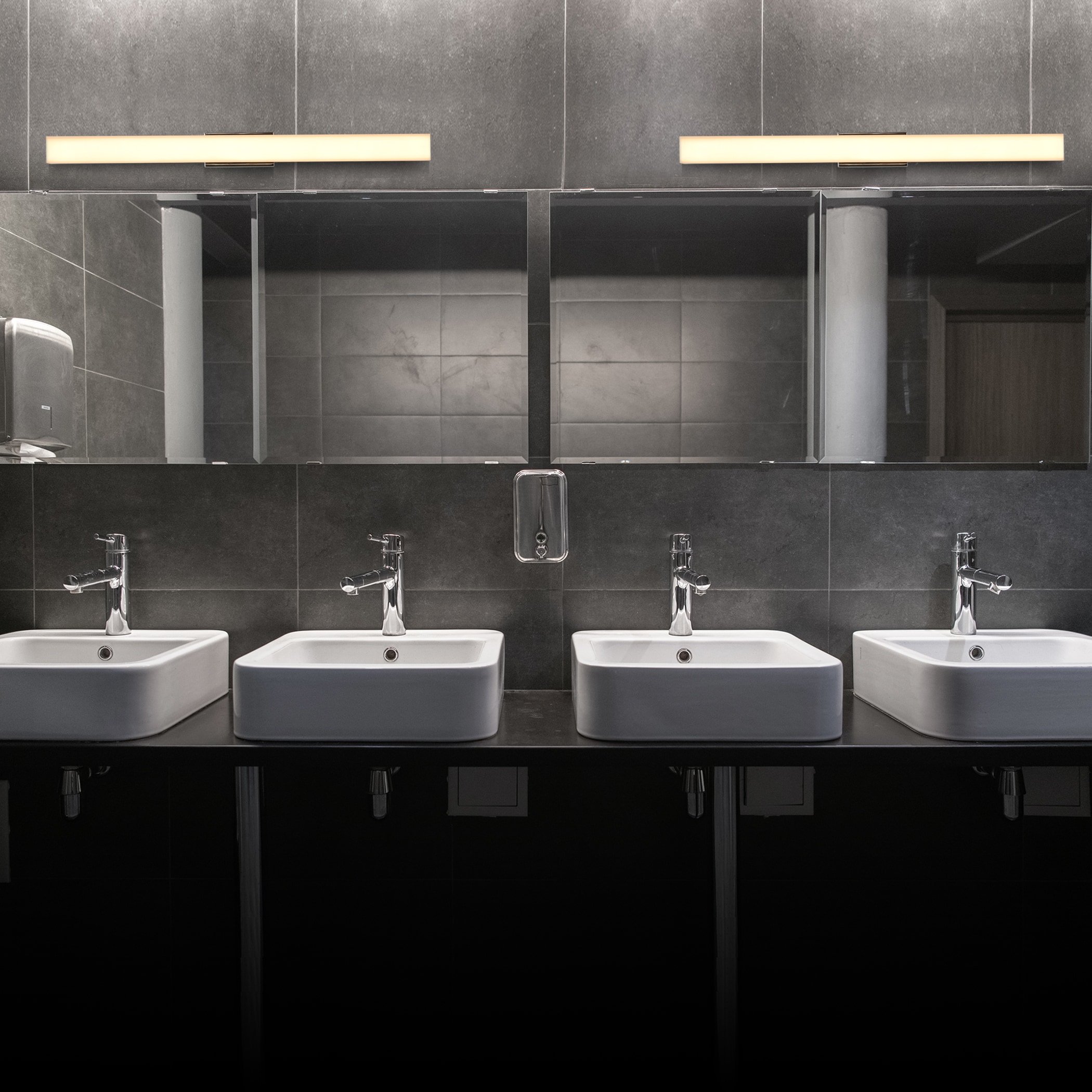 VONN Lighting VMW11200CH Procyon 24-in 1-Light Polished Chrome LED Modern/Contemporary Vanity Light Bar