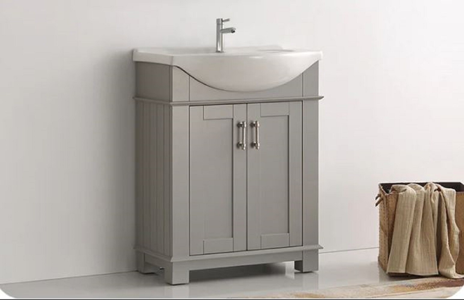 Hartford 30" Gray Freestanding Traditional Bathroom Vanity with Ceramic Sink