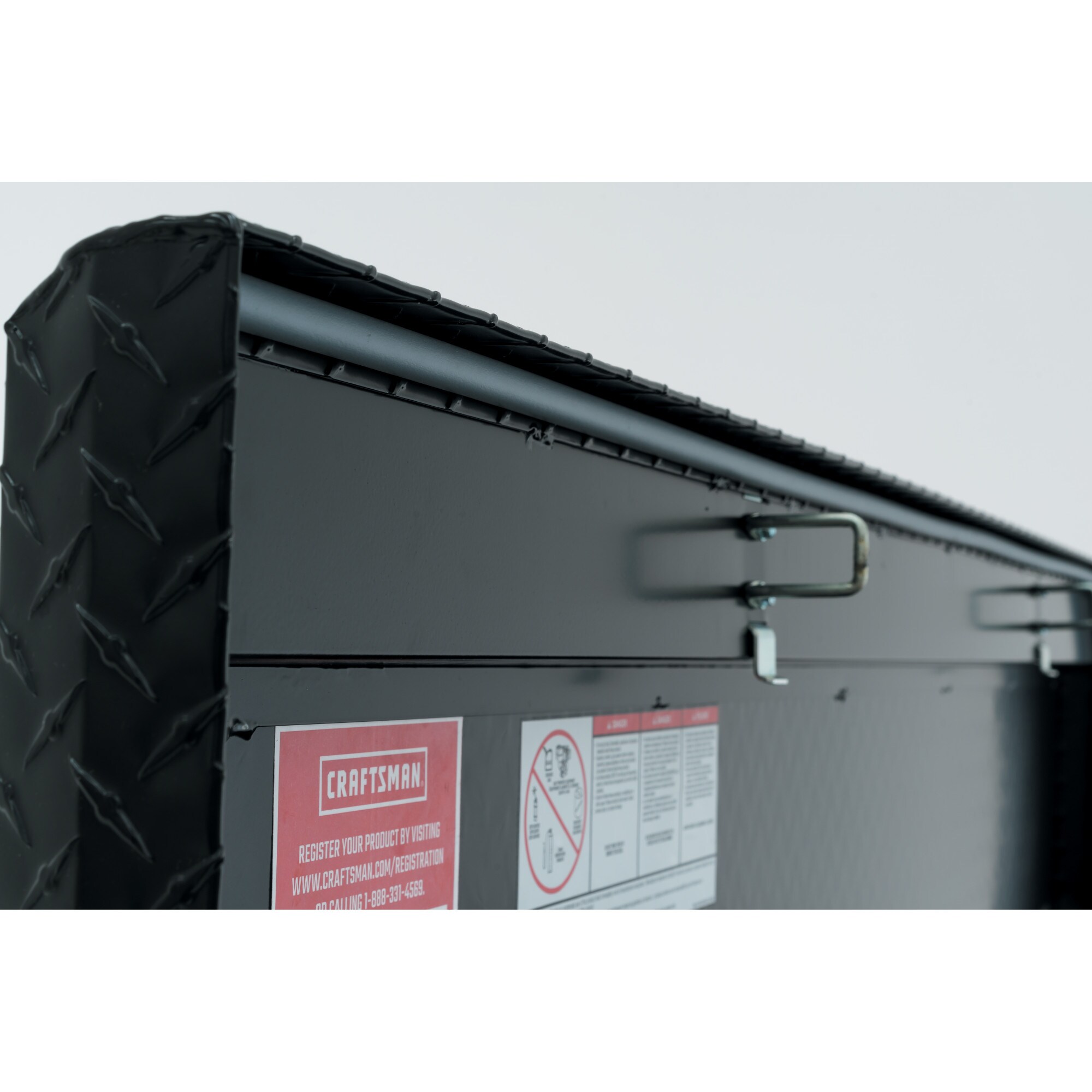 CRAFTSMAN 71.3-in x 19.5-in x 17.2-in Matte Black Aluminum Crossover Truck Tool Box