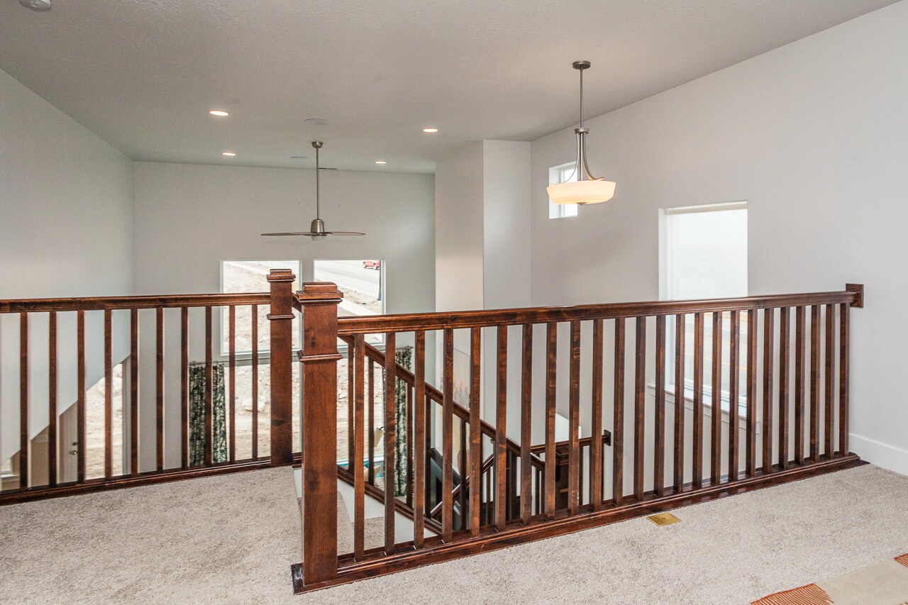 L.J. Smith Stair Systems 506042ETHMK Interior-Stairpart-Balusters - View #4