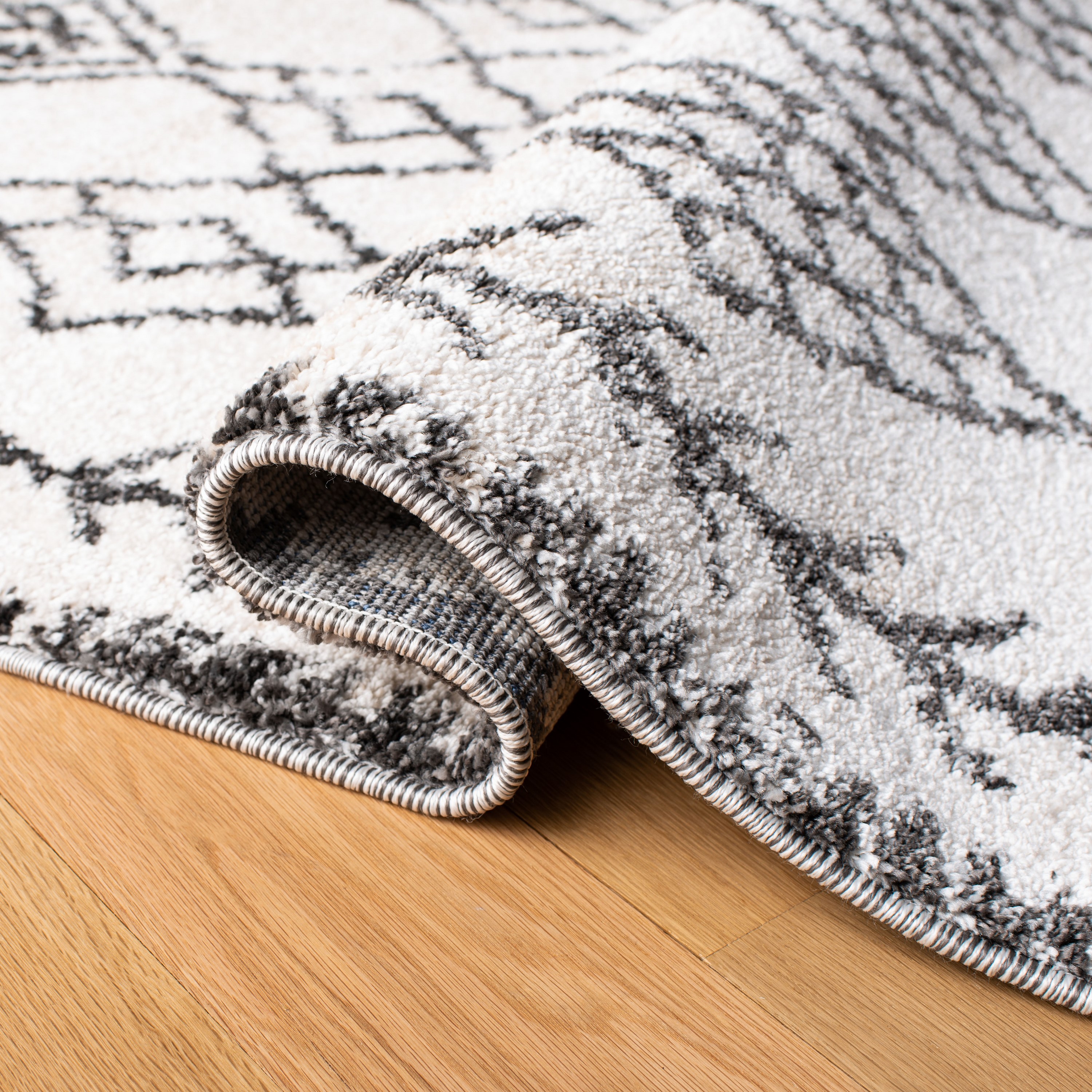 Safavieh TUN736A-28 rugs - View #5