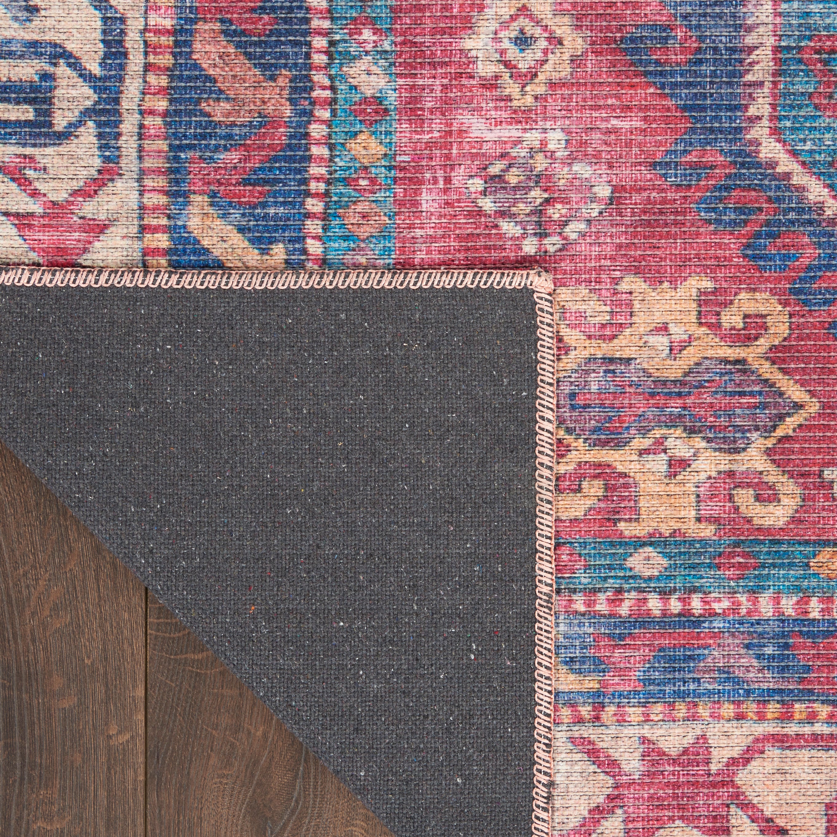 Vintage-Inspired Muted Red Medallion 4' x 6' Washable Rug