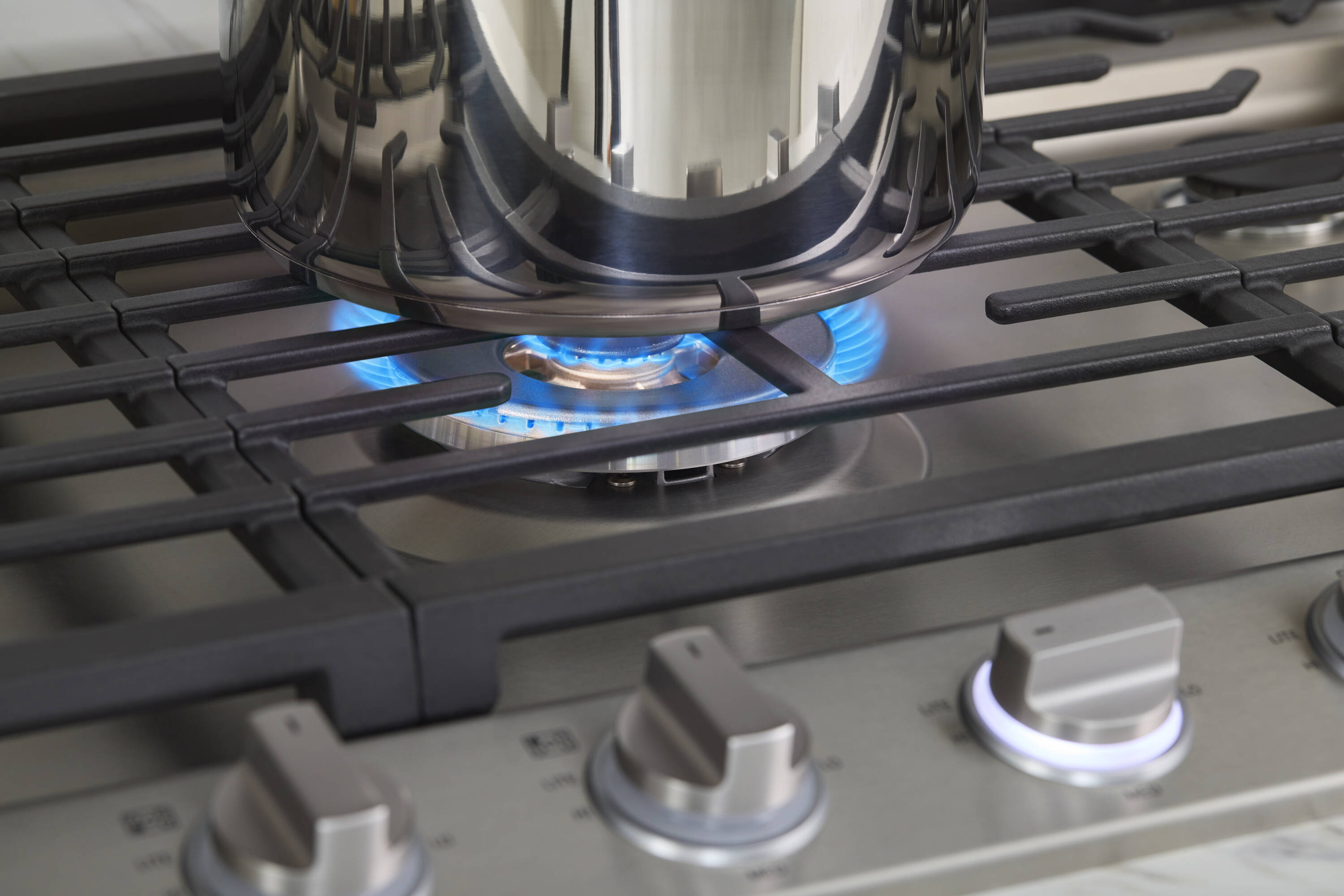 LG 30 Smart Gas Cooktop in SS with 5 Burners - CBGJ3027S