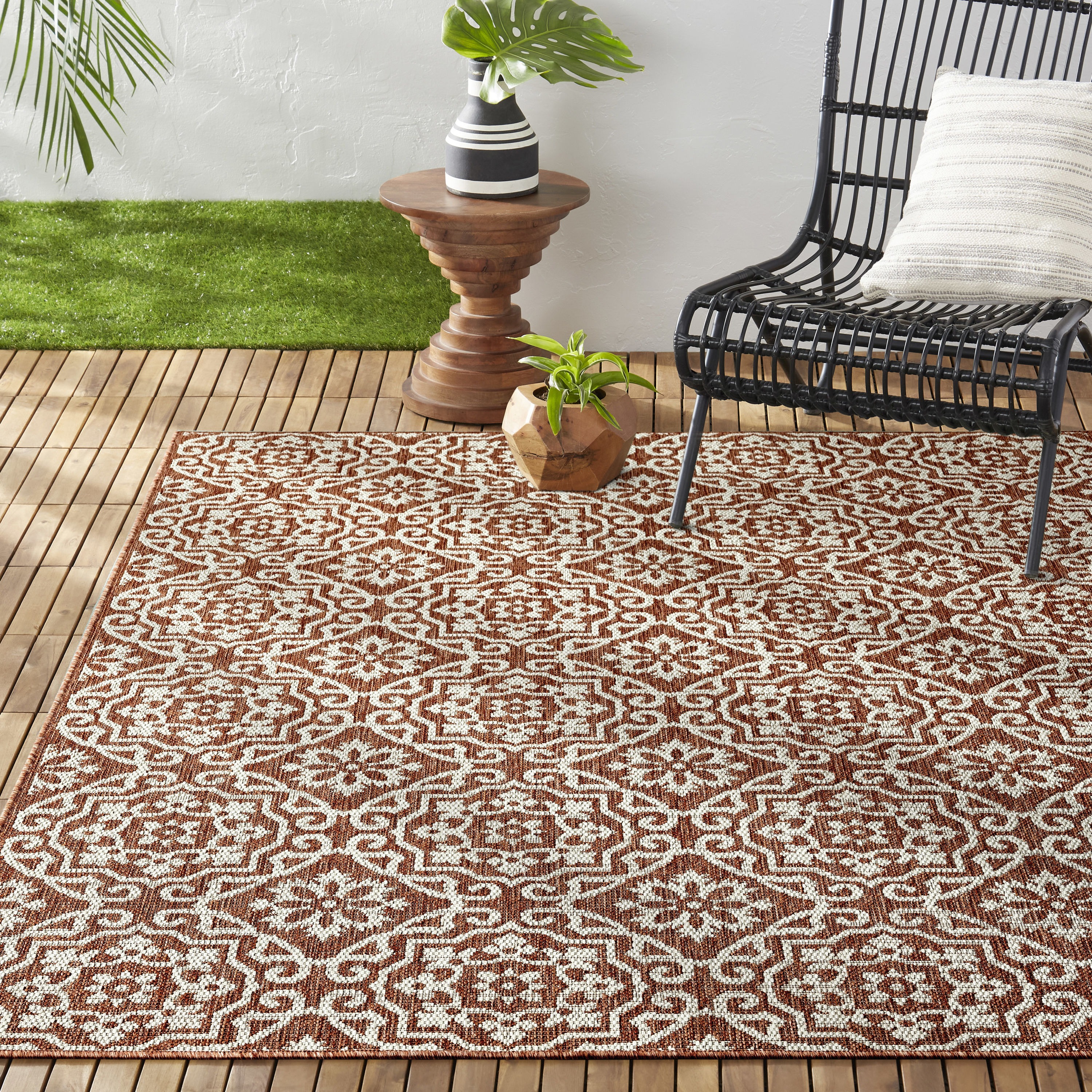 Project Source 6 x 8 Charcoal Indoor/Outdoor Solid Area Rug in the Rugs  department at