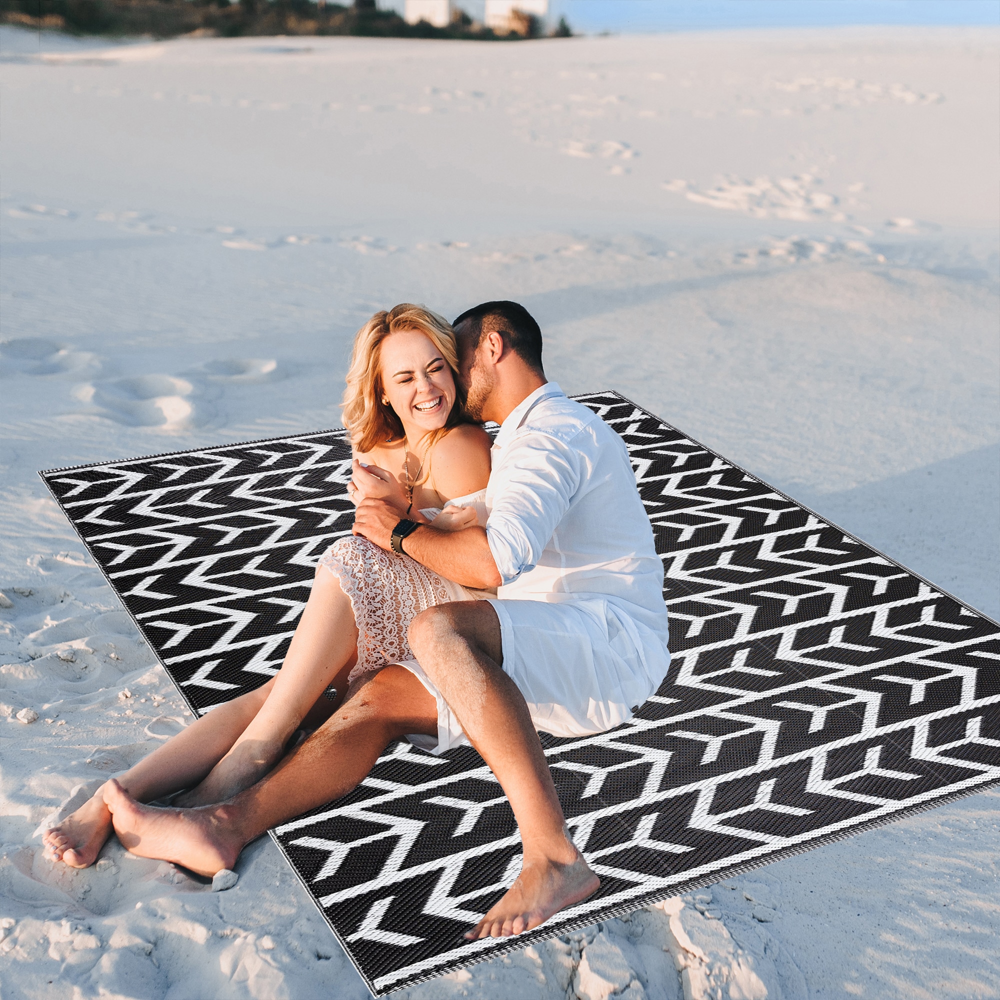 Playa Rug PLY-F-AMS-BW-5X7 rugs - View #3