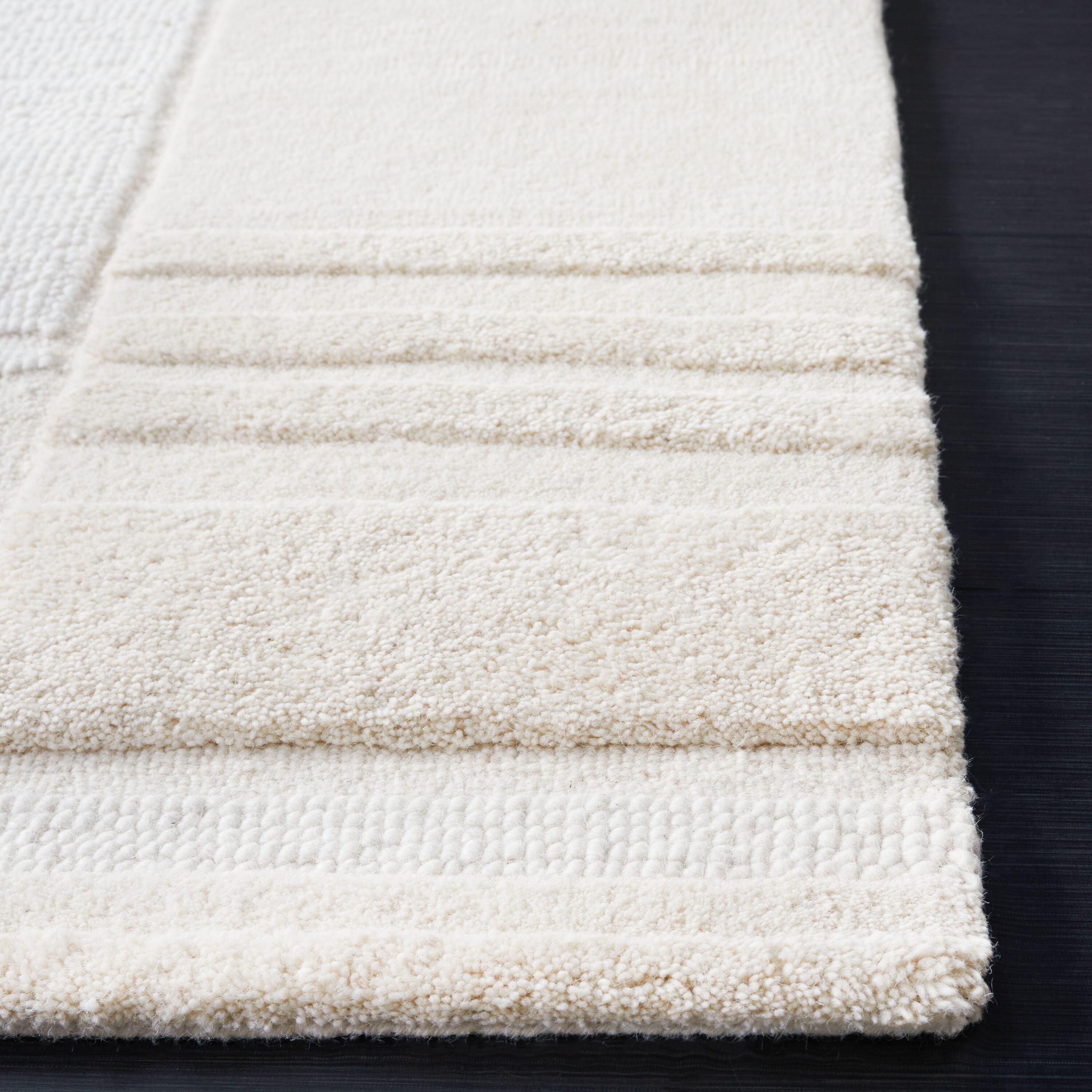 Safavieh MAN578A-4 rugs - View #3