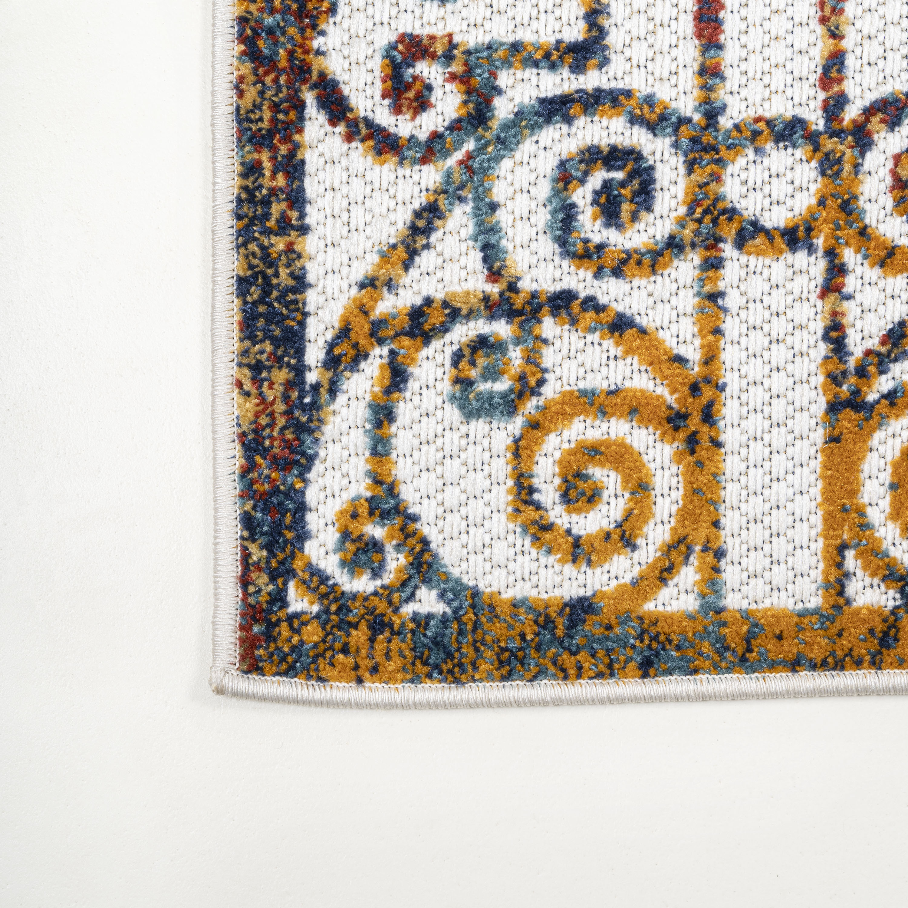 Blue and Cream Trellis Synthetic 4' x 6' Reversible Rug