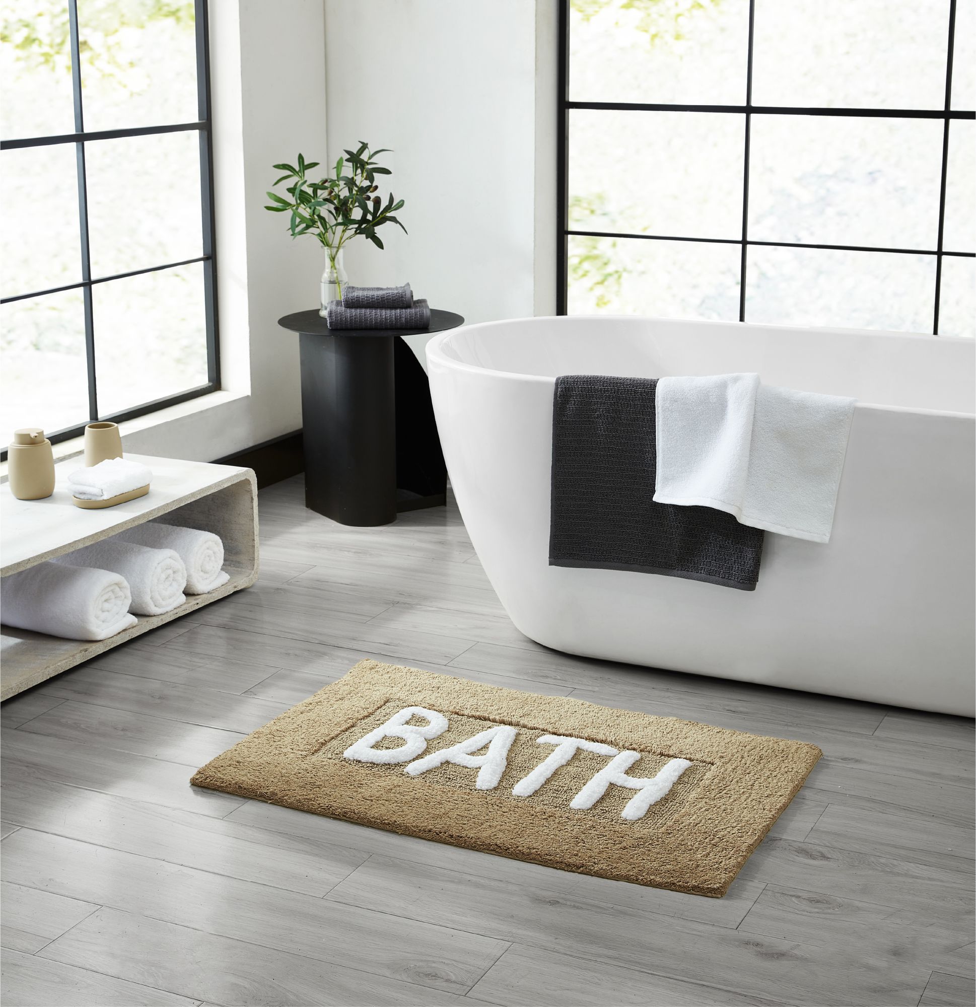 Jean Pierre New York  Novelty 21 in x 34 in 1 Piece Bath Rugs