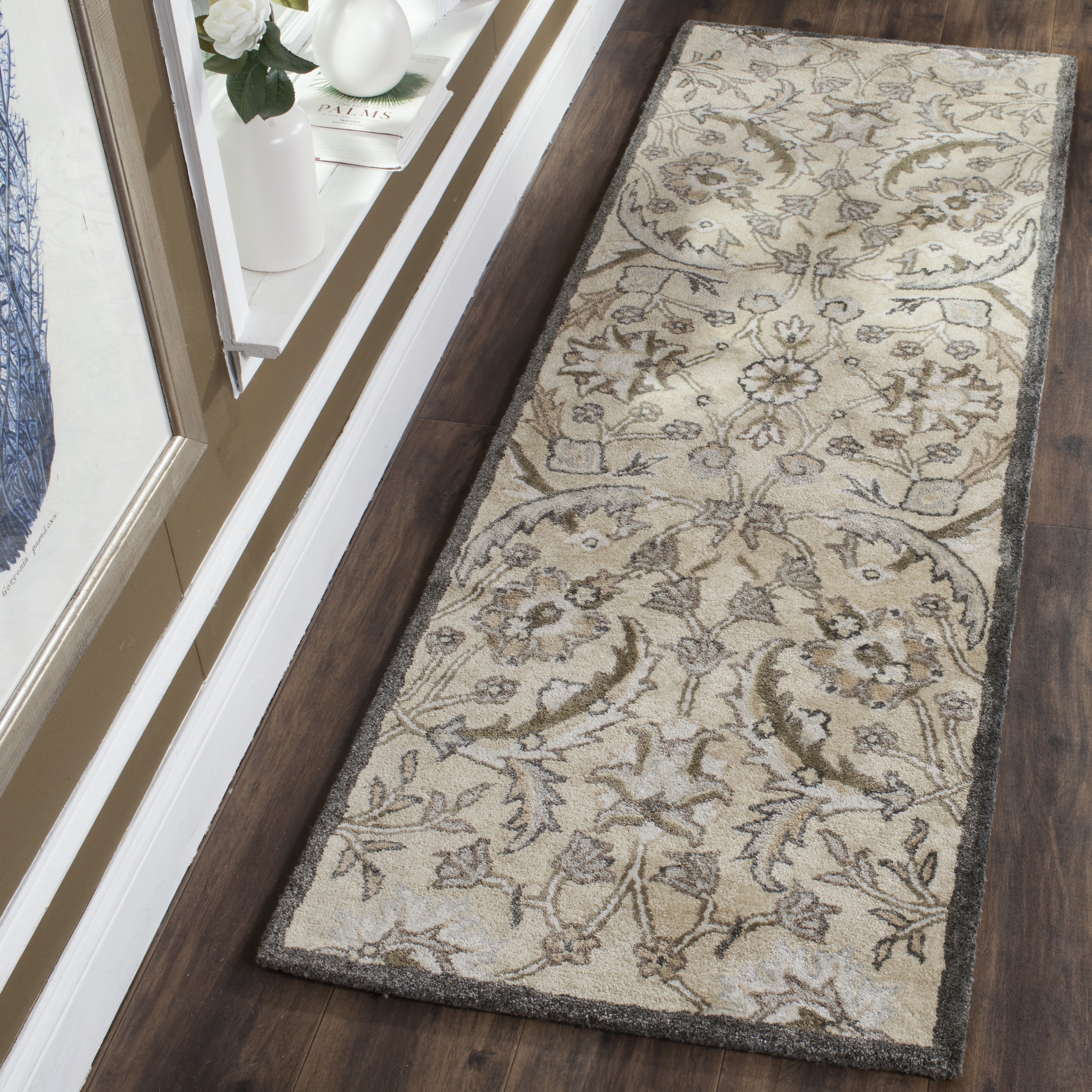 Safavieh BEL923A-27 Bella Maia 2 x 7 (ft) Tufted Synthetic Beige/Multi Rectangular Indoor Floral/Botanical Vintage Runner rug