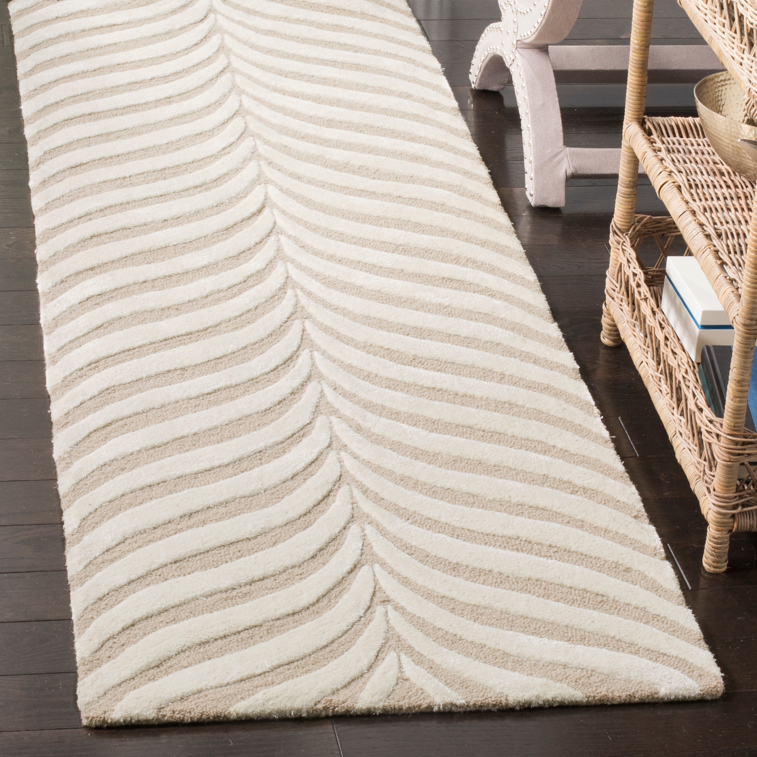 Safavieh BEL135A-27 Bella Sireli 2 x 7 (ft) Tufted Wool Sand/Ivory Rectangular Indoor Abstract Runner rug
