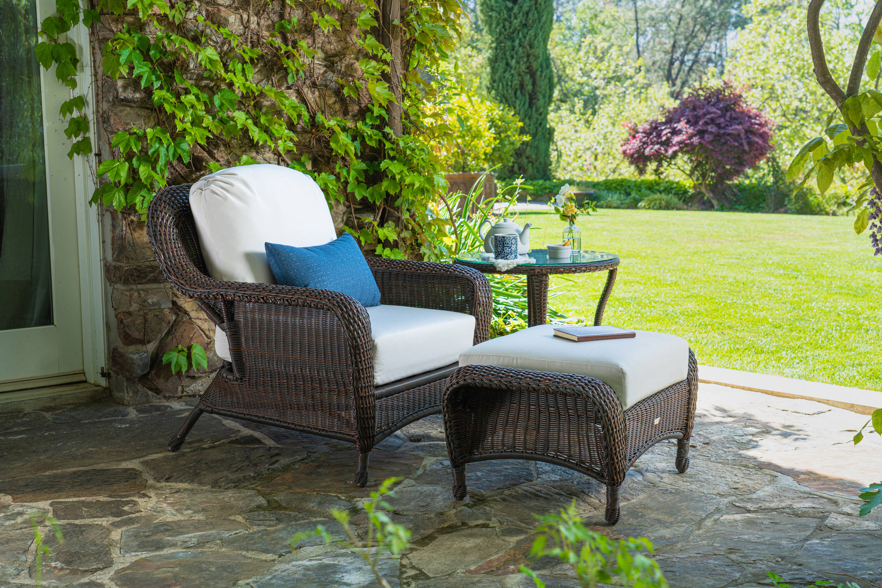 Tortuga Outdoor LEX-STCO CAN Sea Pines Wicker Java Stationary Conversation Chair with Off-white Sunbrella Cushioned Seat