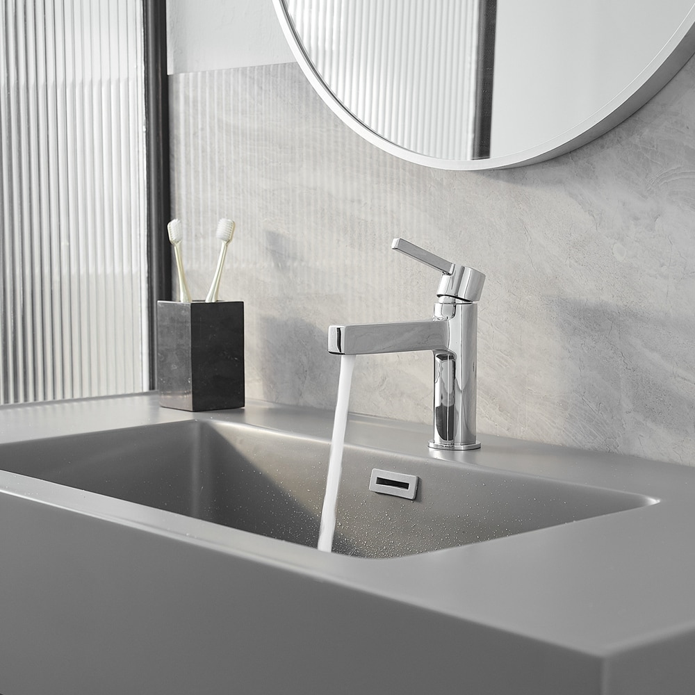 Polished Chrome Single Handle Modern Bathroom Faucet