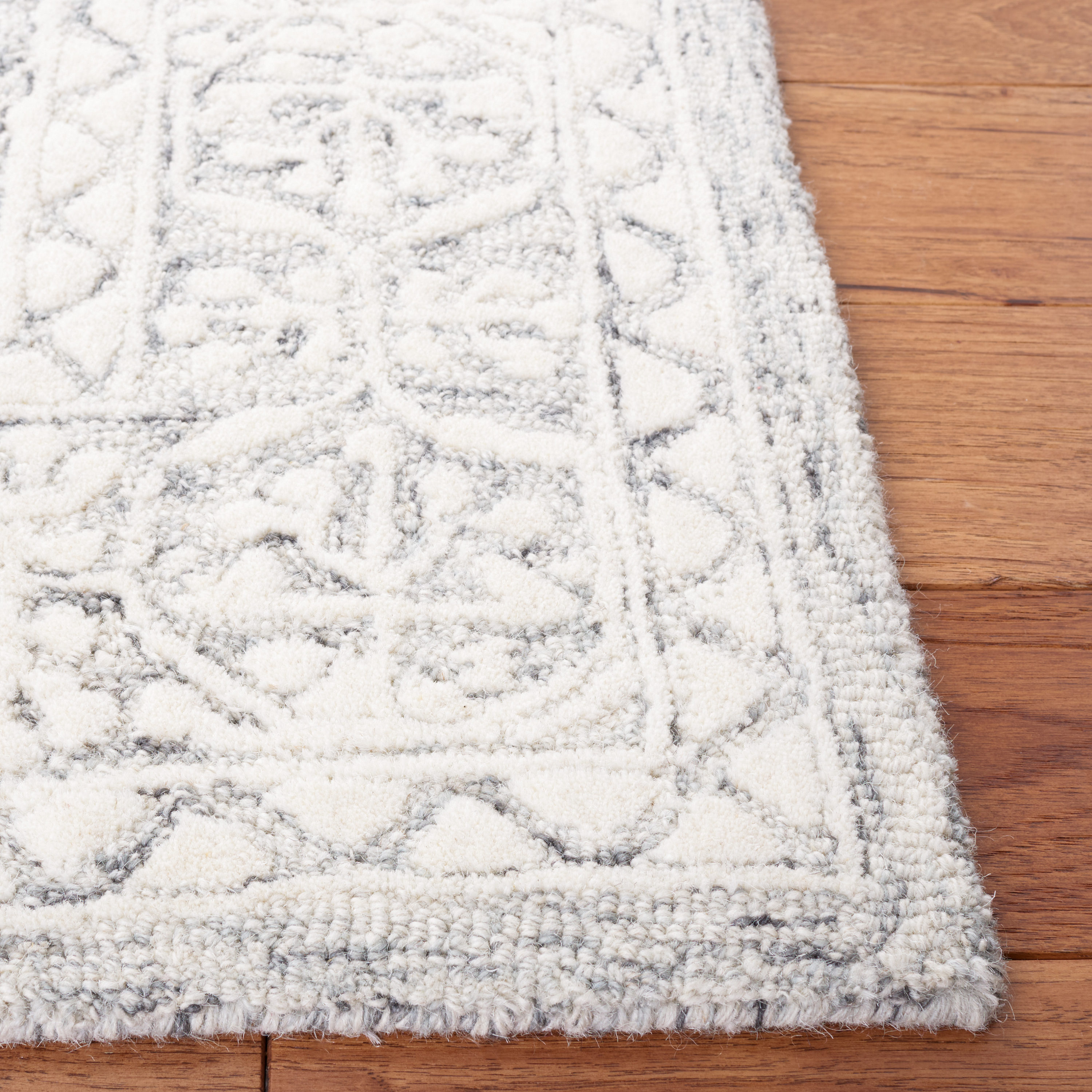 Safavieh MET903F-5 rugs - View #3