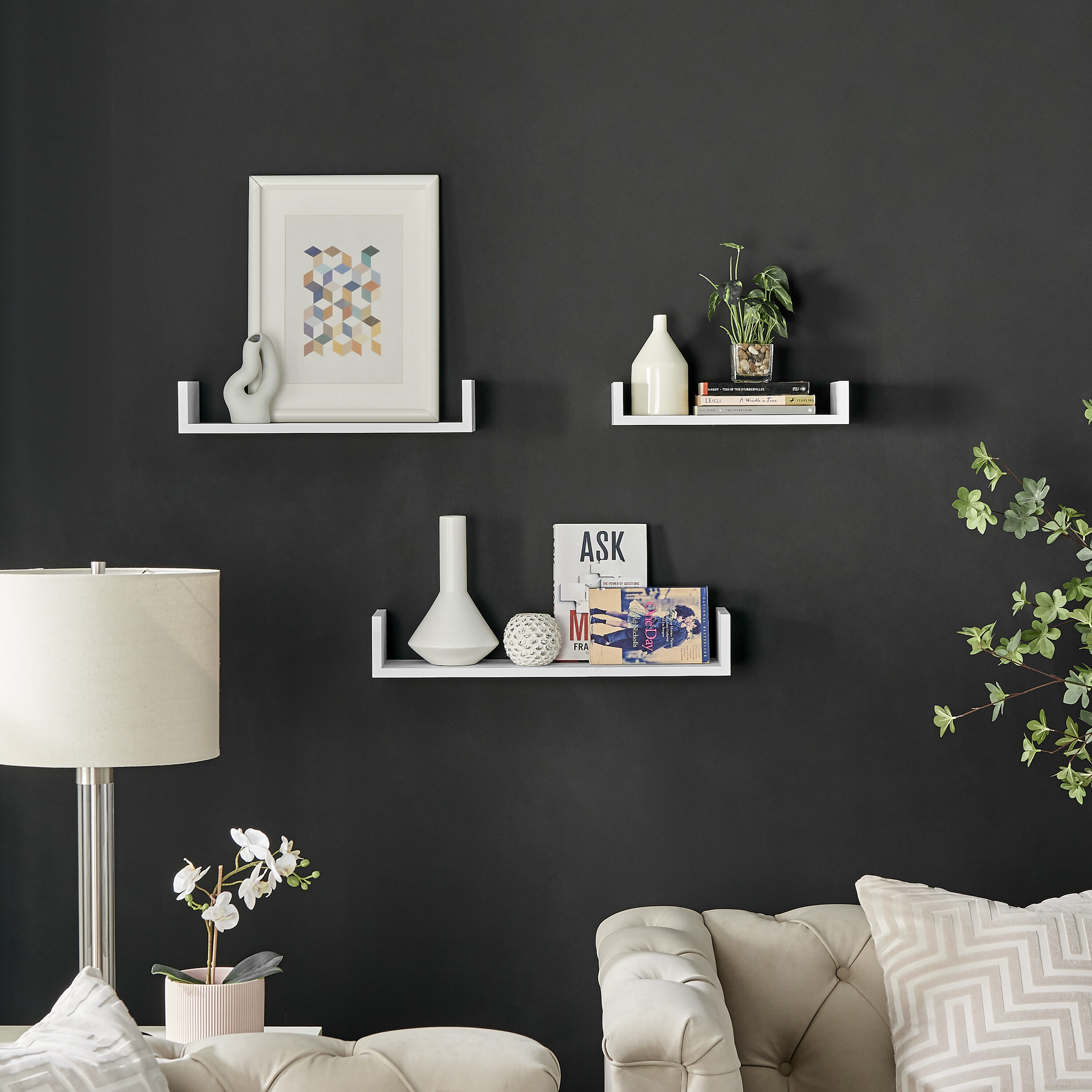 Danya B. XF22039WH 5.75-Inches L x 23.625-Inches D x 4-Inches H White MDF Corner Circle Floating shelf 3 Decorative Shelves
