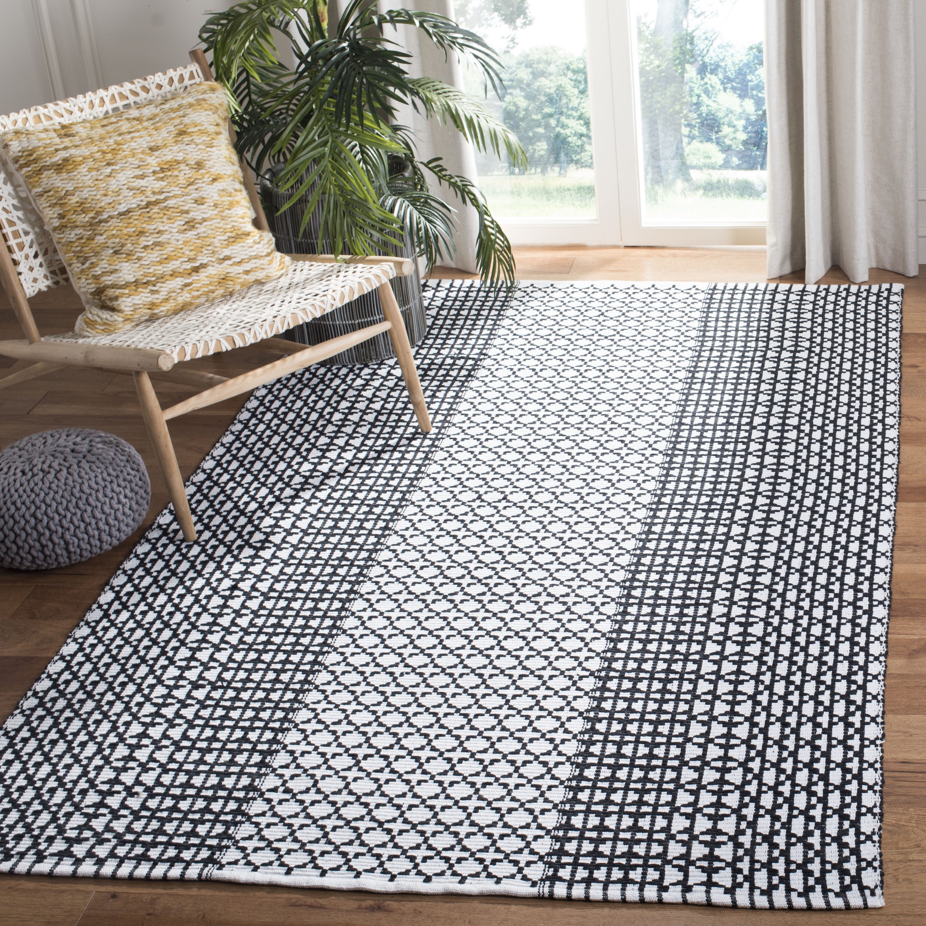 Safavieh MTK617Z-8 Montauk Remsen 8 x 10 (ft) Cotton Black/Ivory Rectangular Indoor Abstract Coastal Area rug