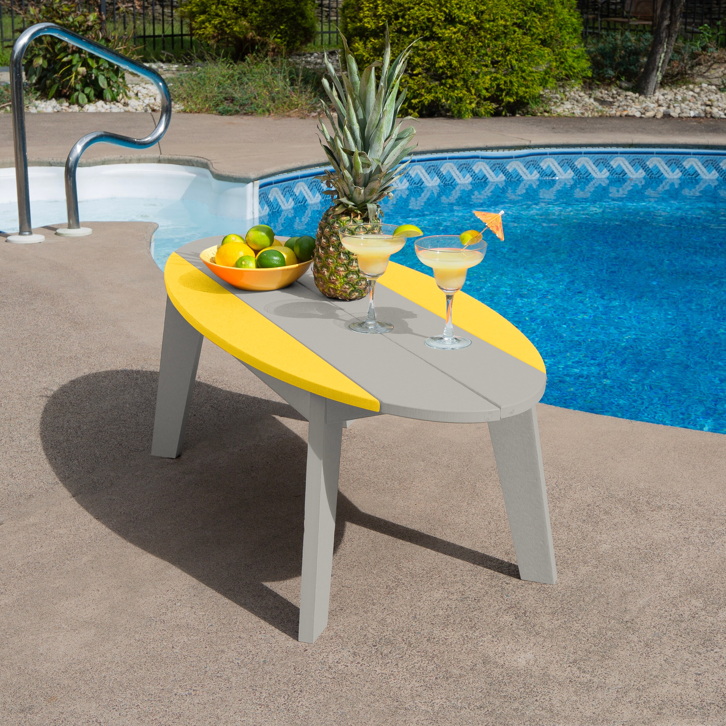 highwood Shoreline Oval Outdoor Coffee Table 27.6-in W x 48-in L in the ...