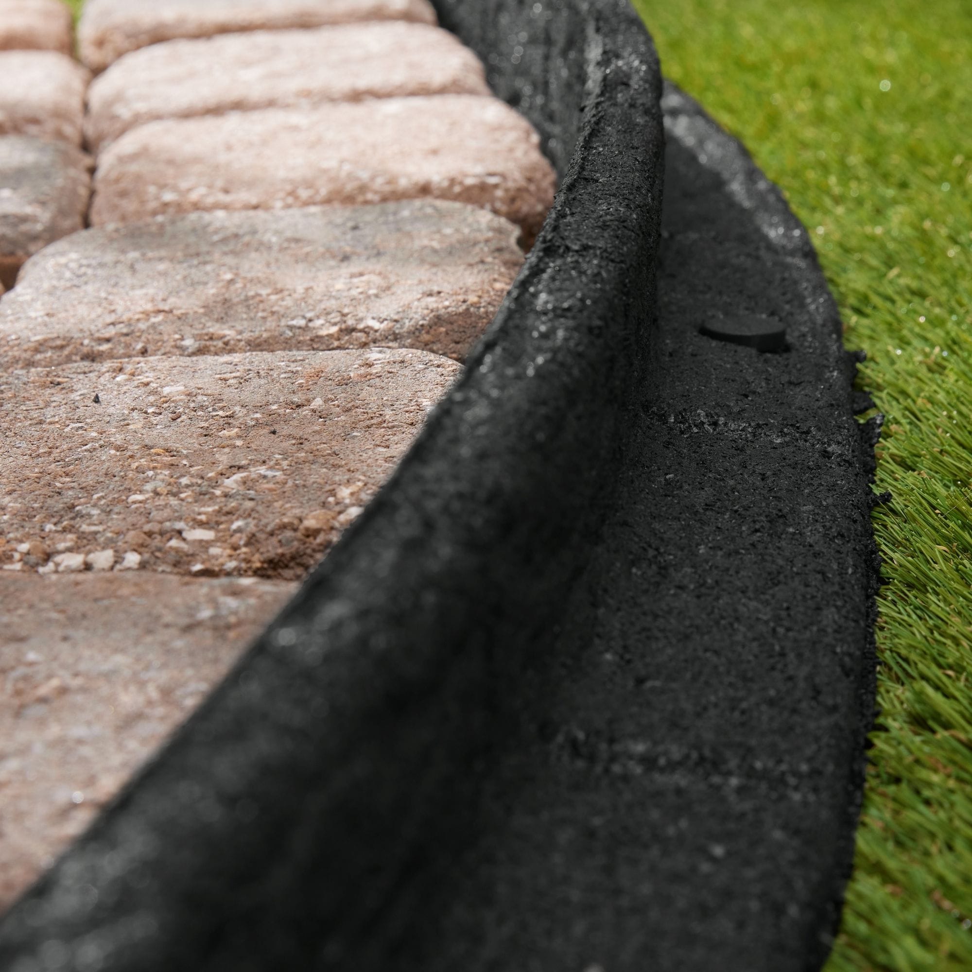 Rubberific 24-ft x 3-in 6-Pack Black Rubber Landscape Edging Section ...