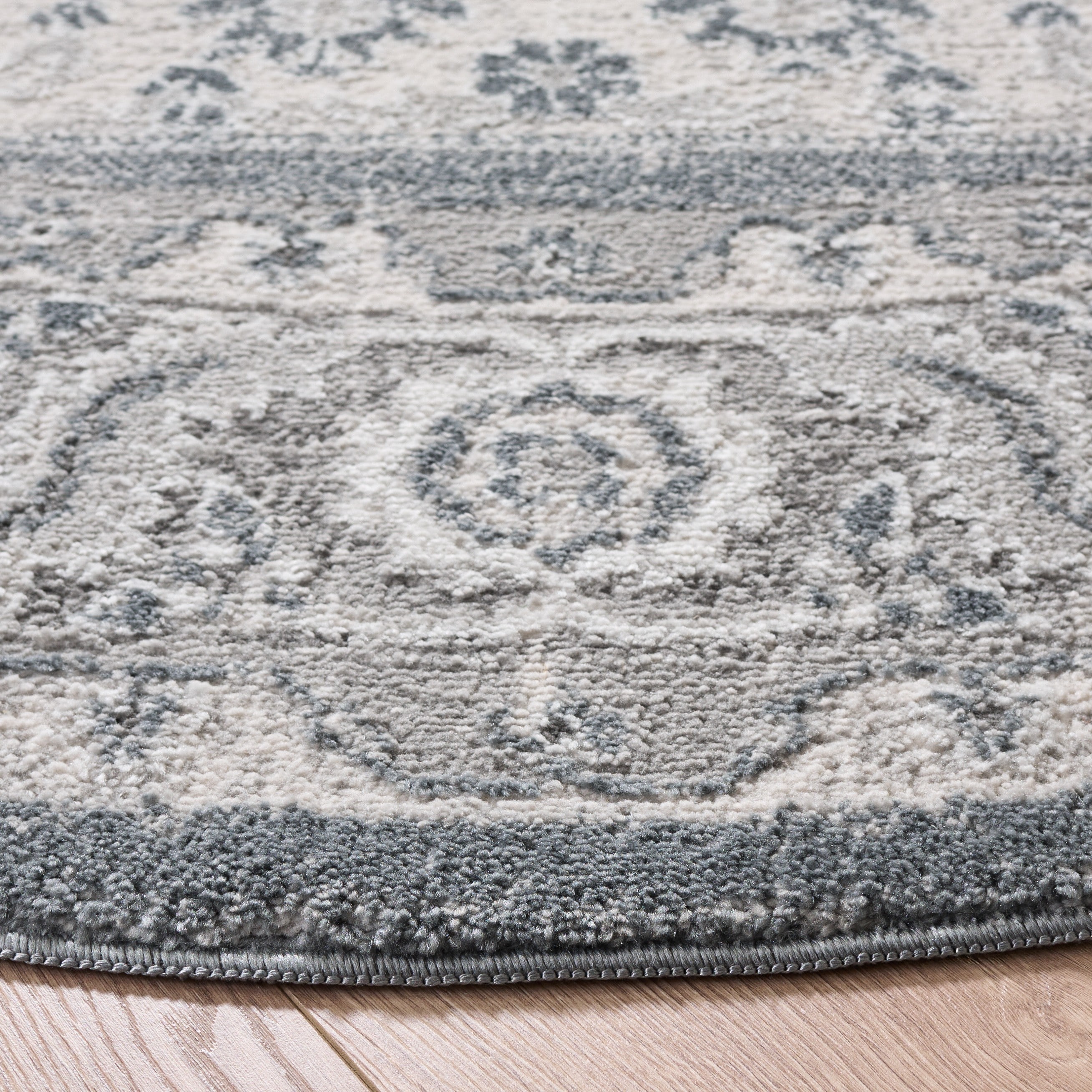 Safavieh LUA320L-7R rugs - View #3