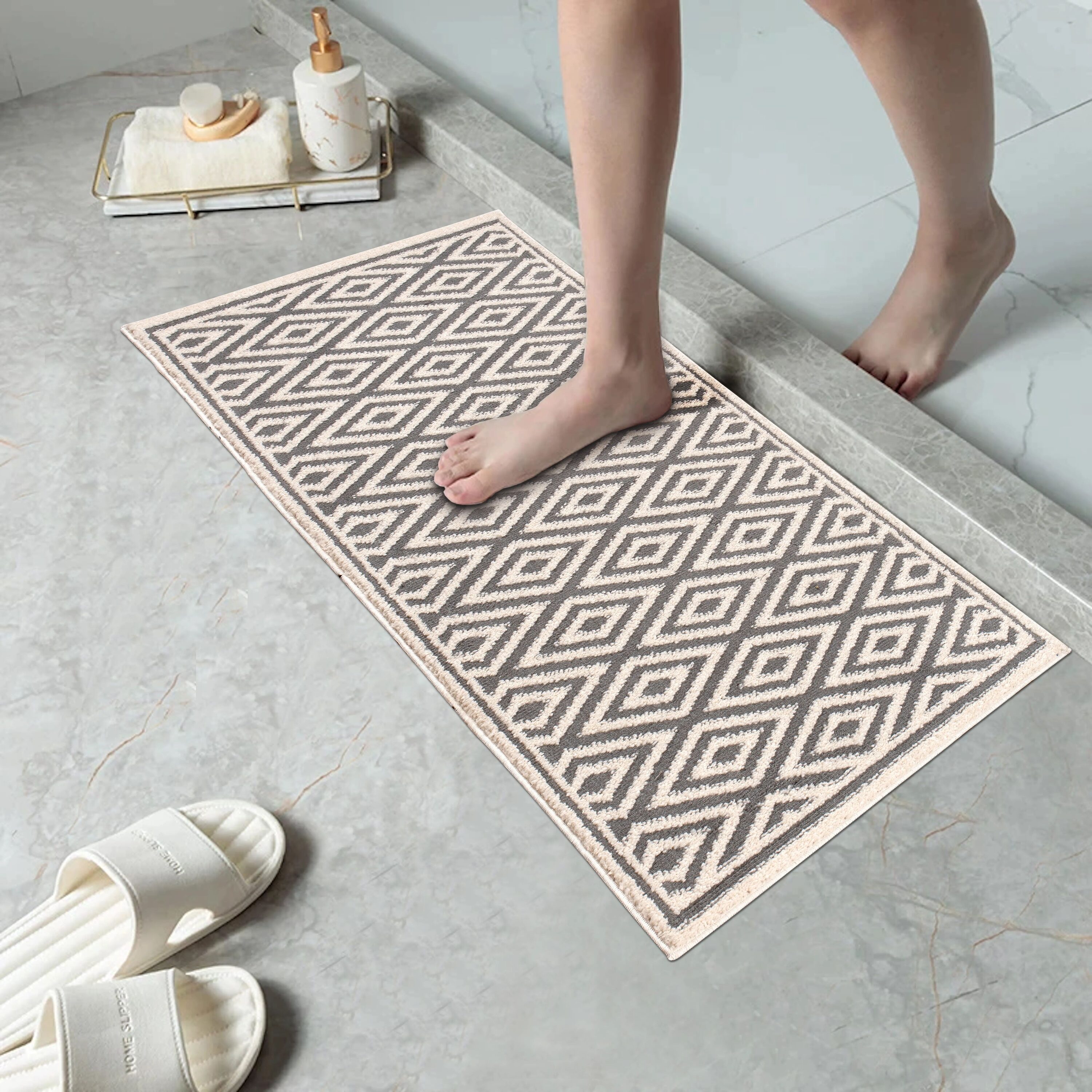 The Sofia Rugs Kitchen Runner Rug 24-in White Polypropylene Bath Mat Set in  the Bathroom Rugs & Mats department at