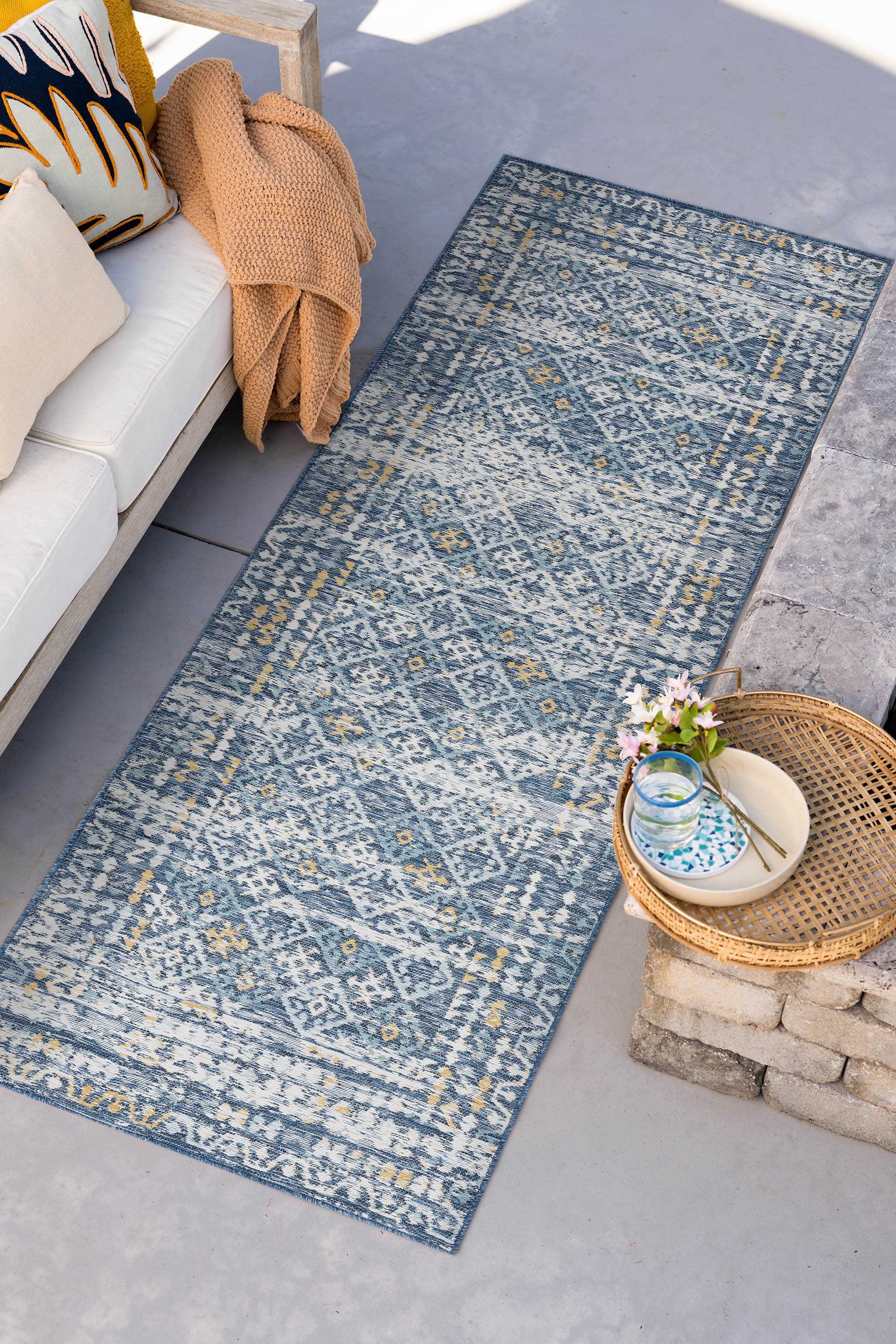 Tayse FLO1107 2X8 Flora 2 x 8 (ft) Loomed Polypropylene Navy Rectangular Indoor/Outdoor Runner rug