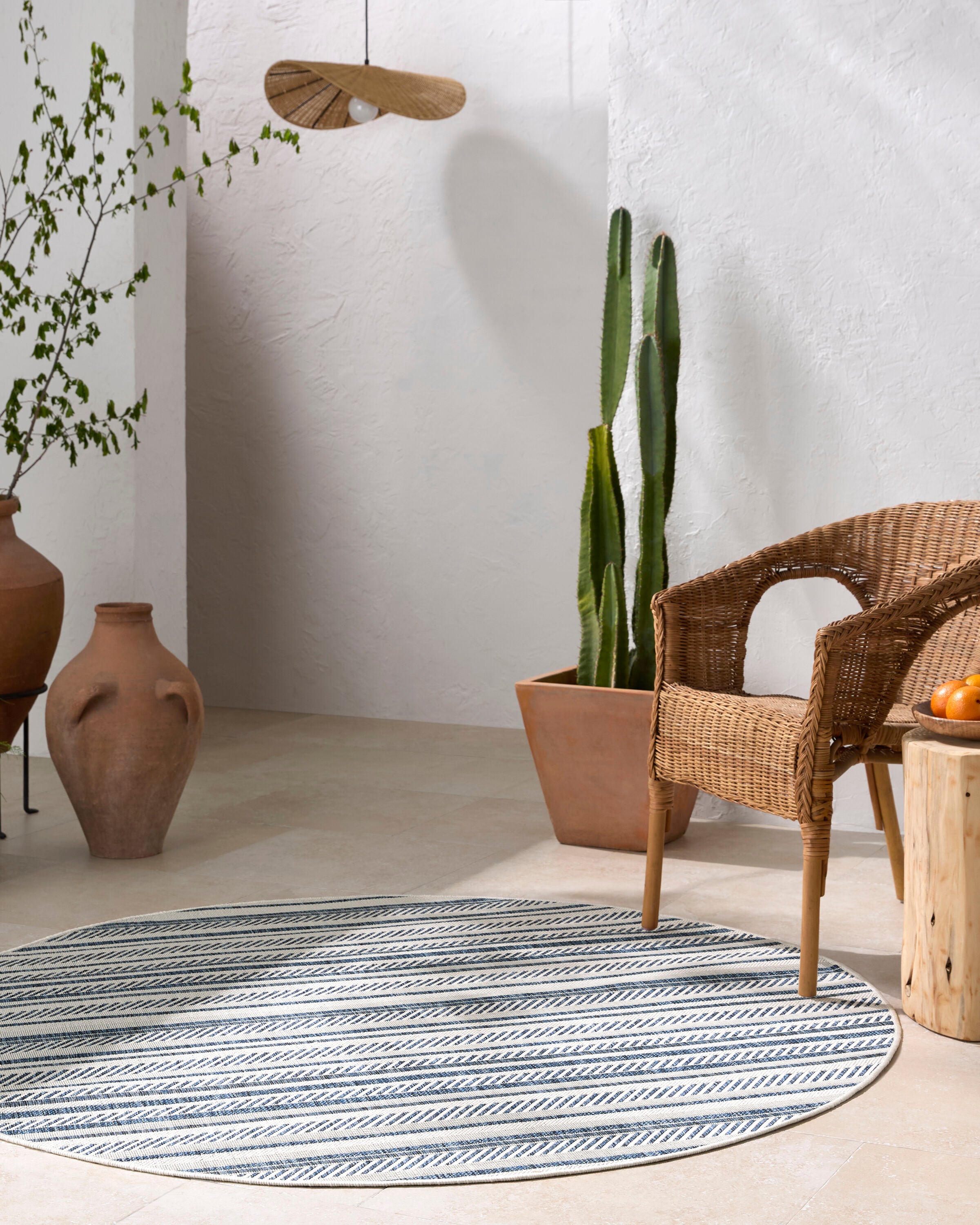 Livabliss EAG2337-53RD Eagean 5 x 5 (ft) Polypropylene Navy Round Indoor/Outdoor Stripe Global Area rug
