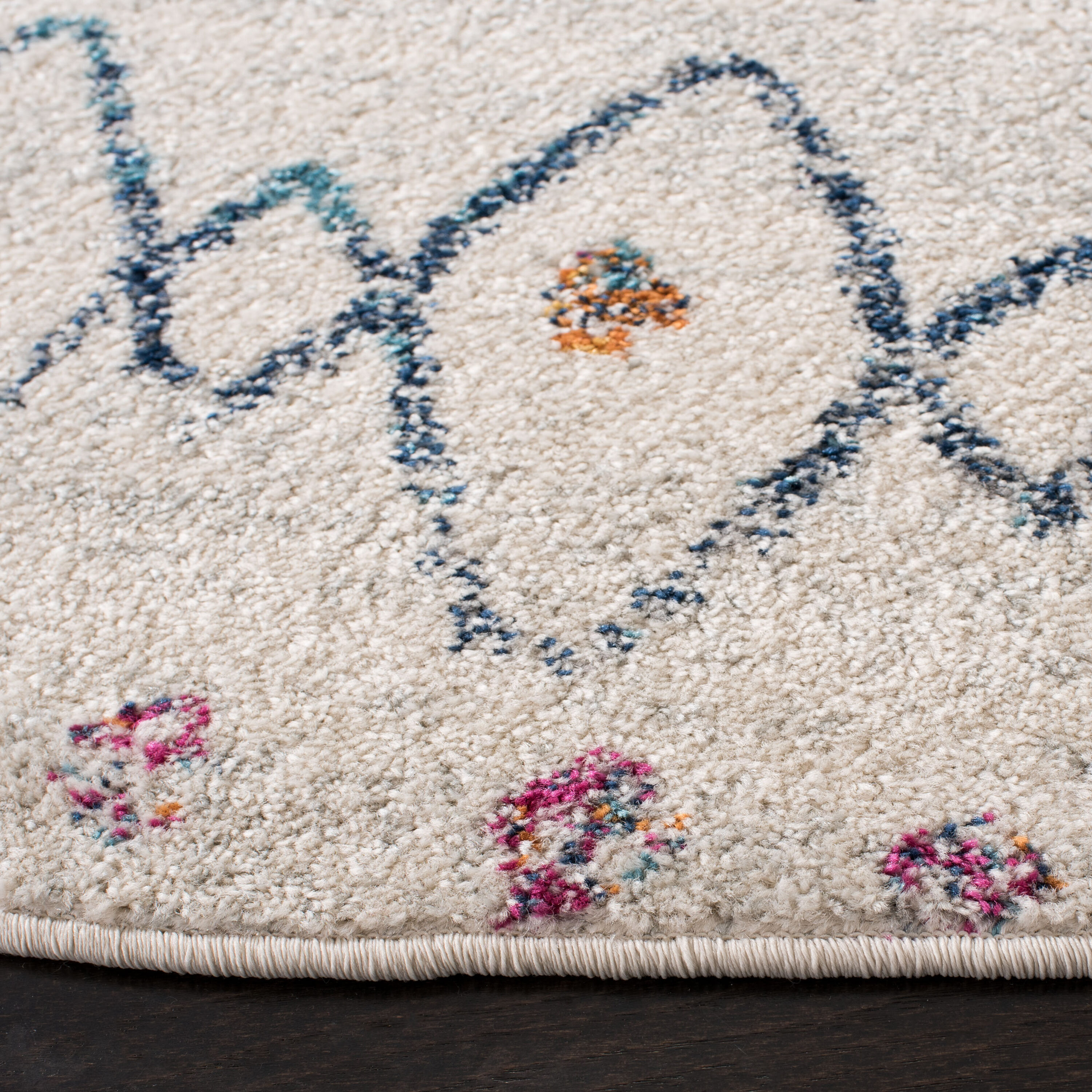 Safavieh MAD798B-7R rugs - View #3