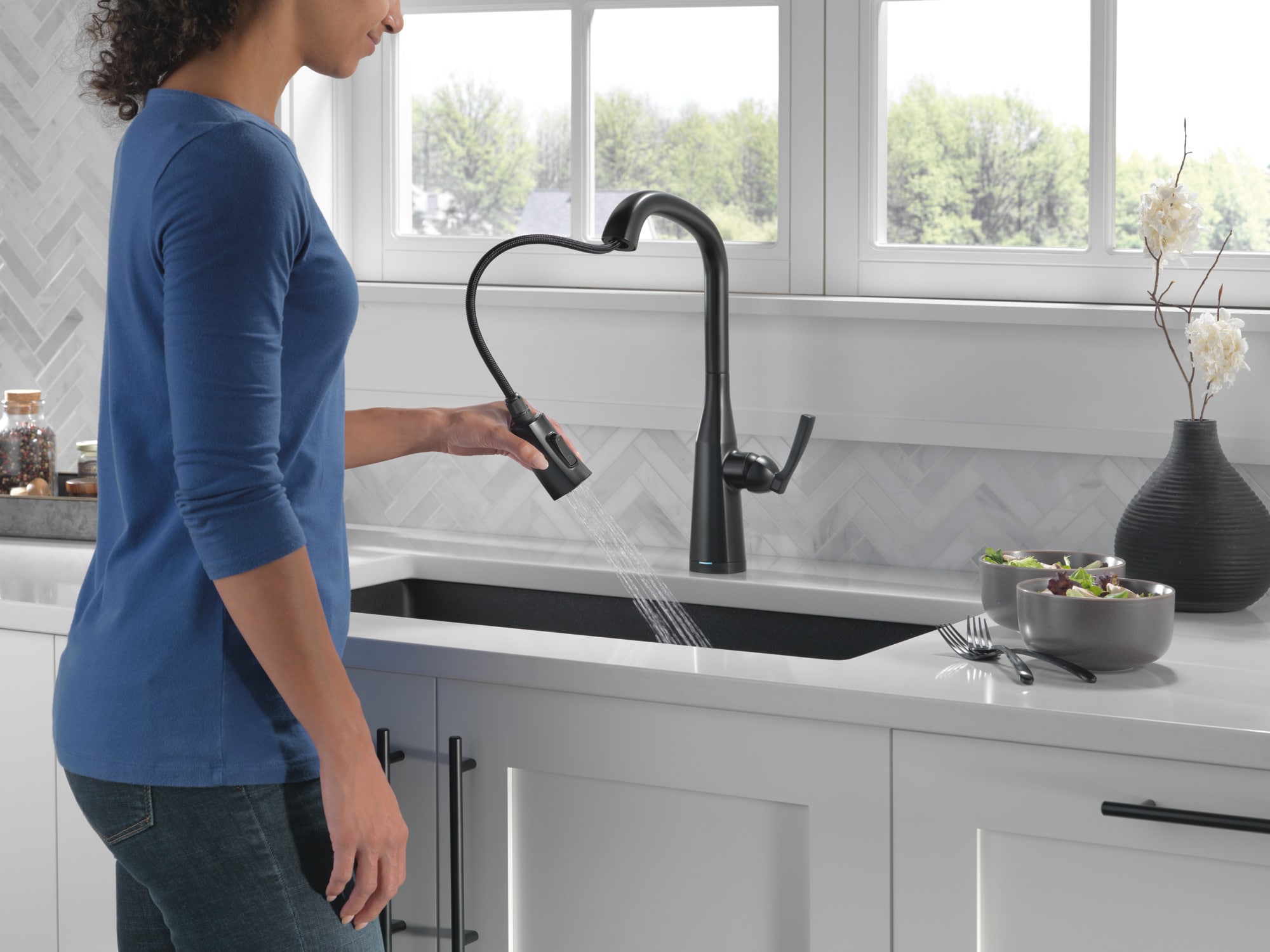 Matte Black Brass Pull-Out Spray Kitchen Faucet