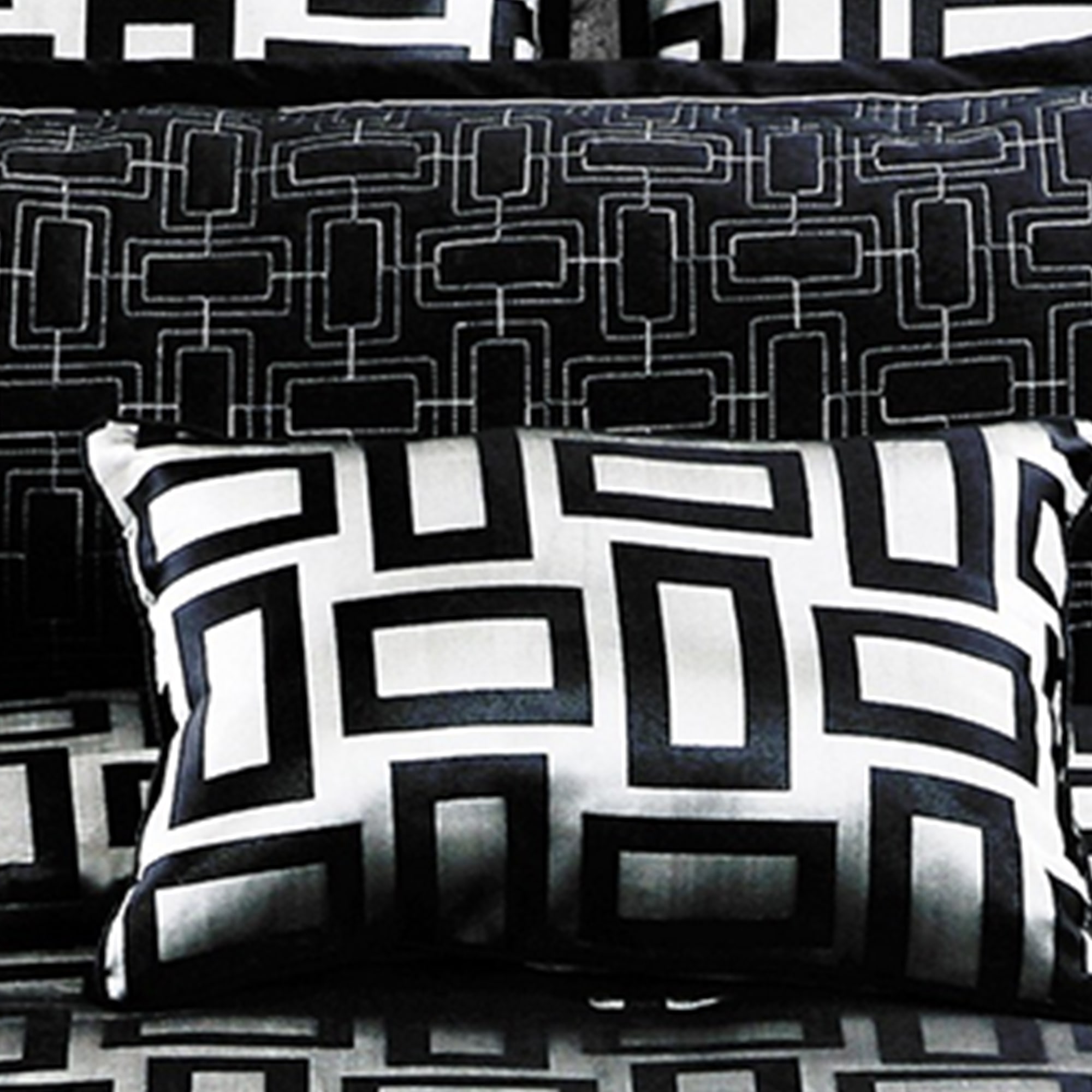 6 Piece Gray and Black Geometric Polyester King Comforter Set