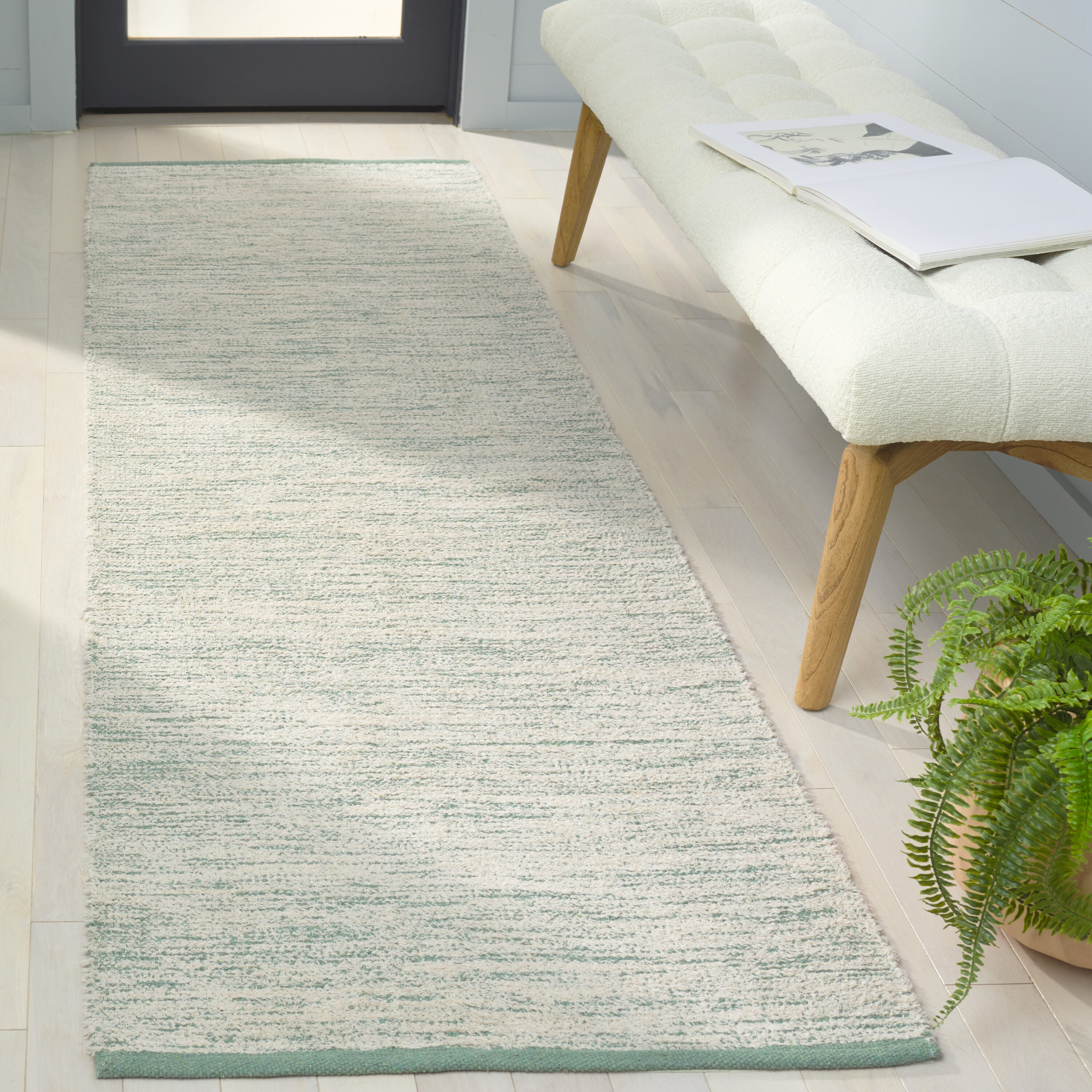  Montauk 320 Ivory/Green Solid / Tonal 2ft-3in x 8ft Runner Rug