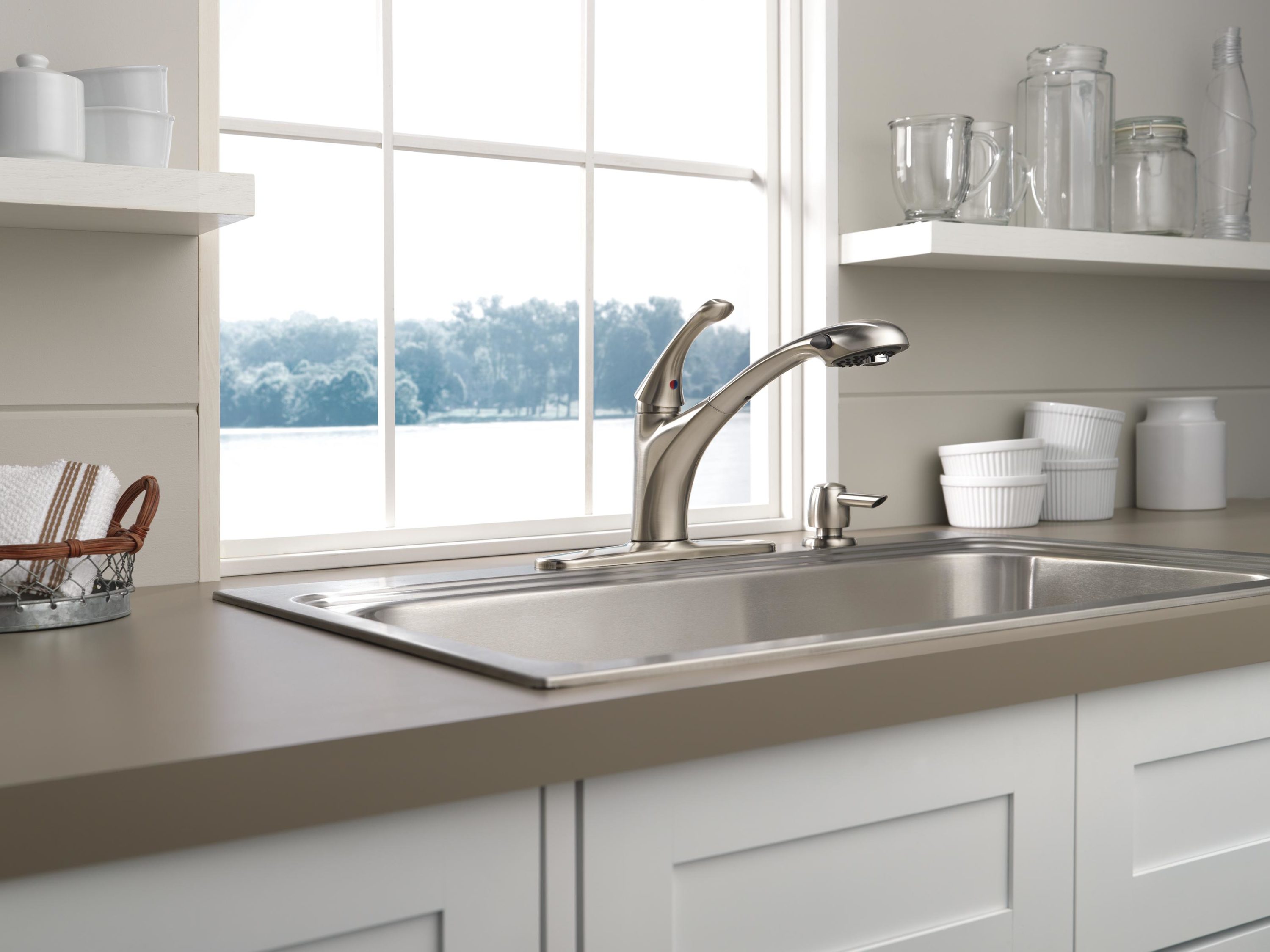 Delta 16927-SSSD-DST Kitchen-Faucets - View #3