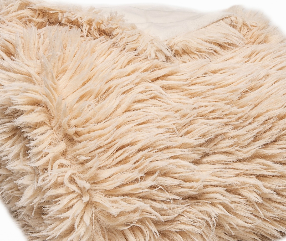 HomeRoots 4000386752 Blankets-And-Throws - View #2