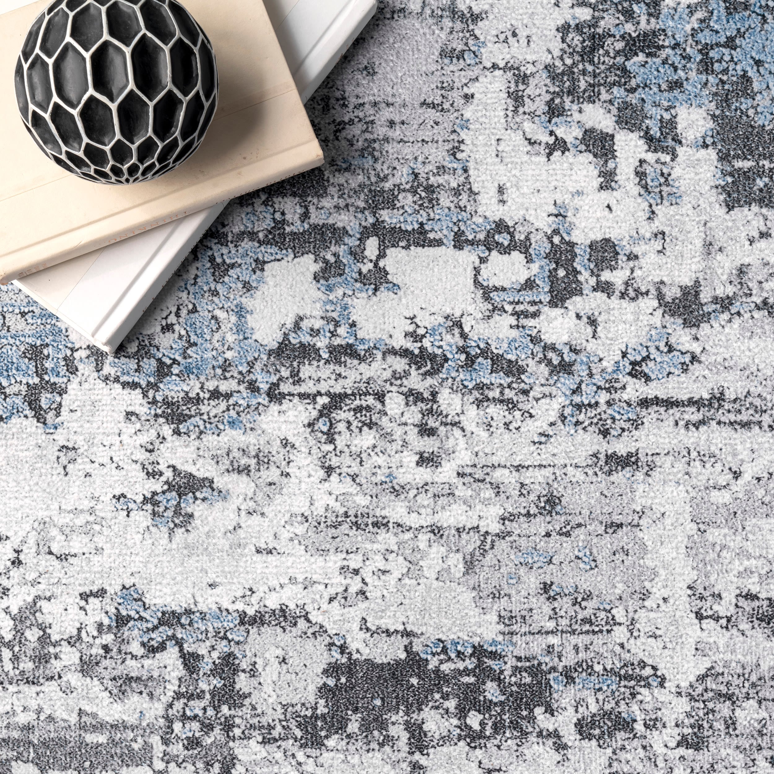 Eco-Friendly Reversible Abstract 8' Square Gray Synthetic Rug
