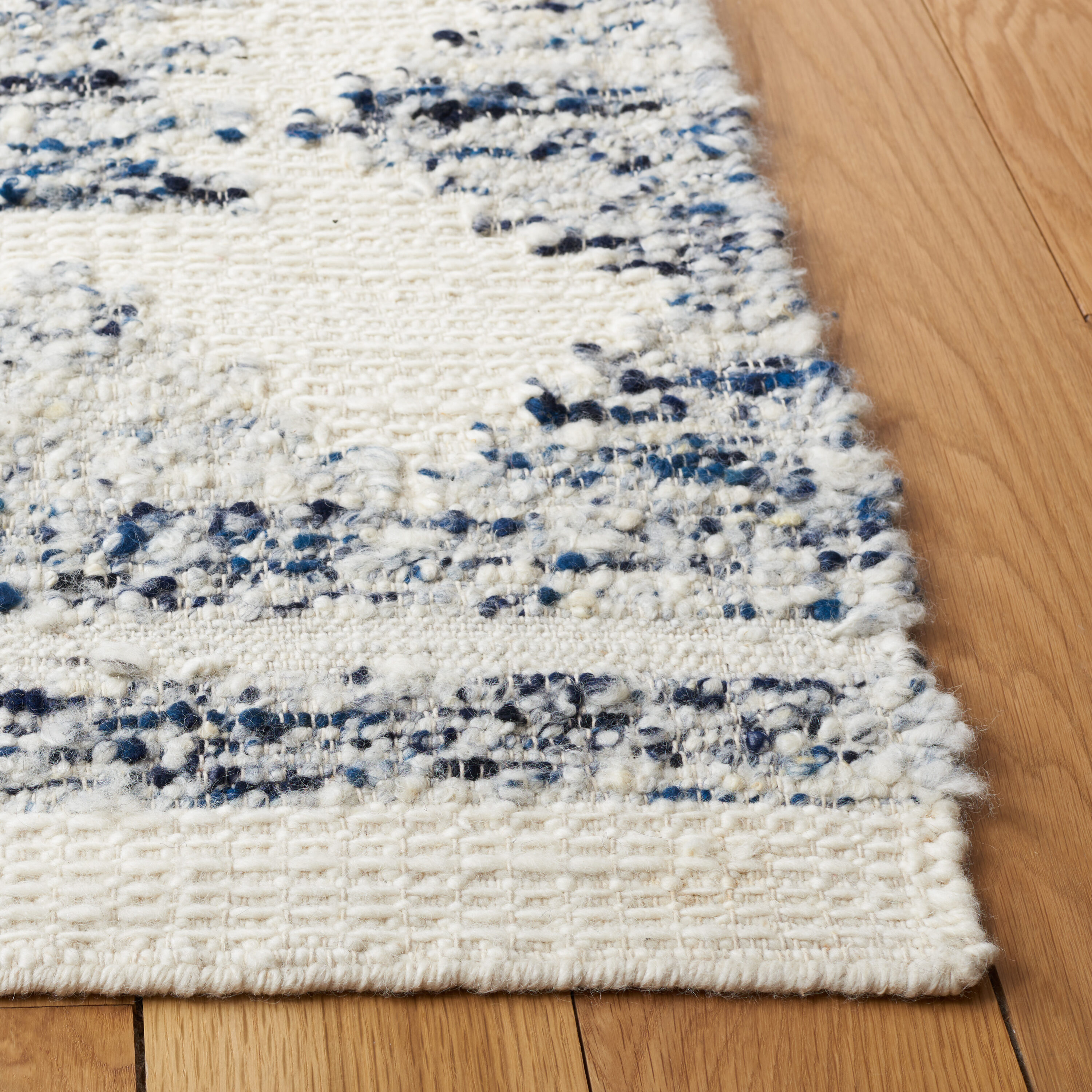 Safavieh MAN351A-28 rugs - View #6