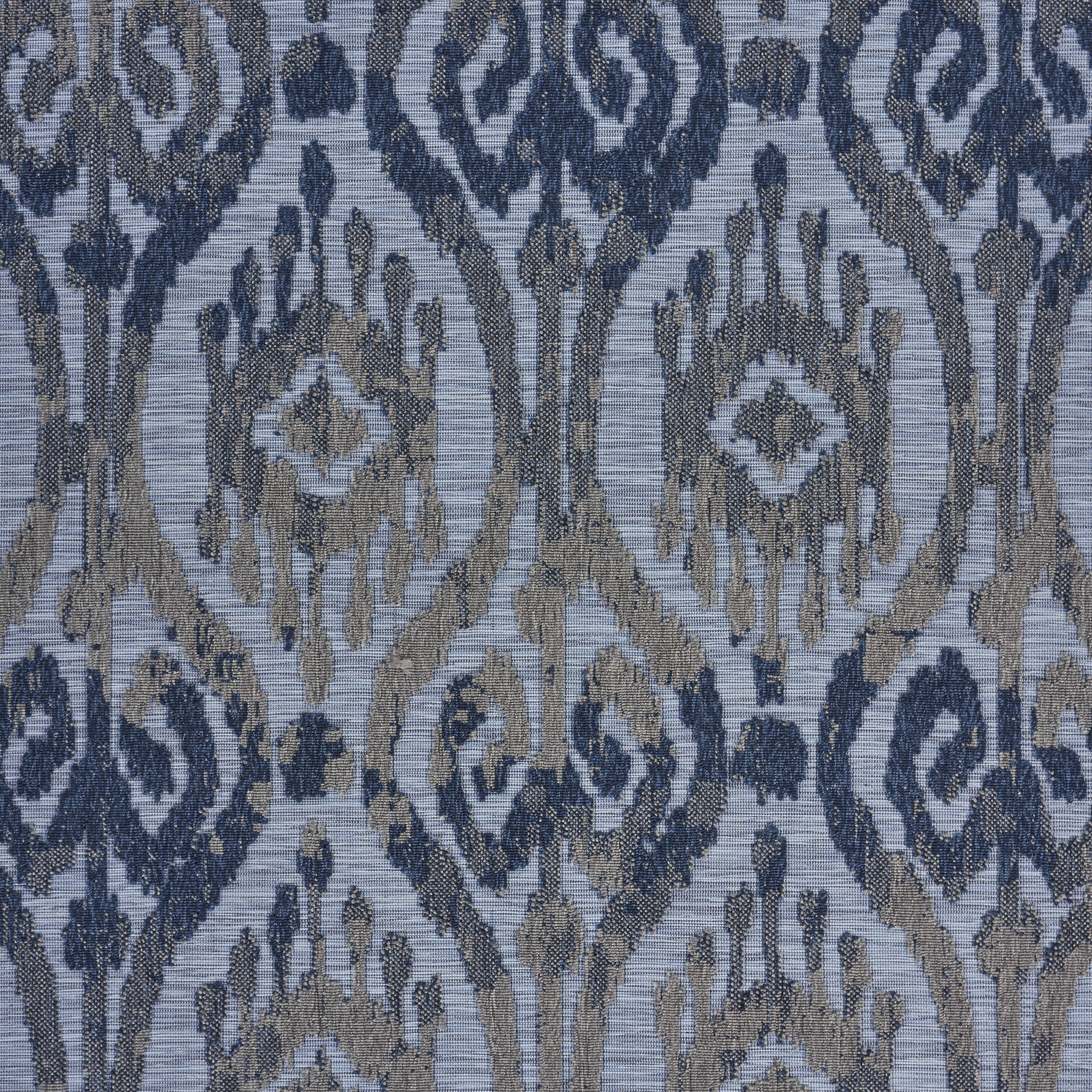 Reversible Blue Ikat 5' x 7' Indoor/Outdoor Synthetic Rug