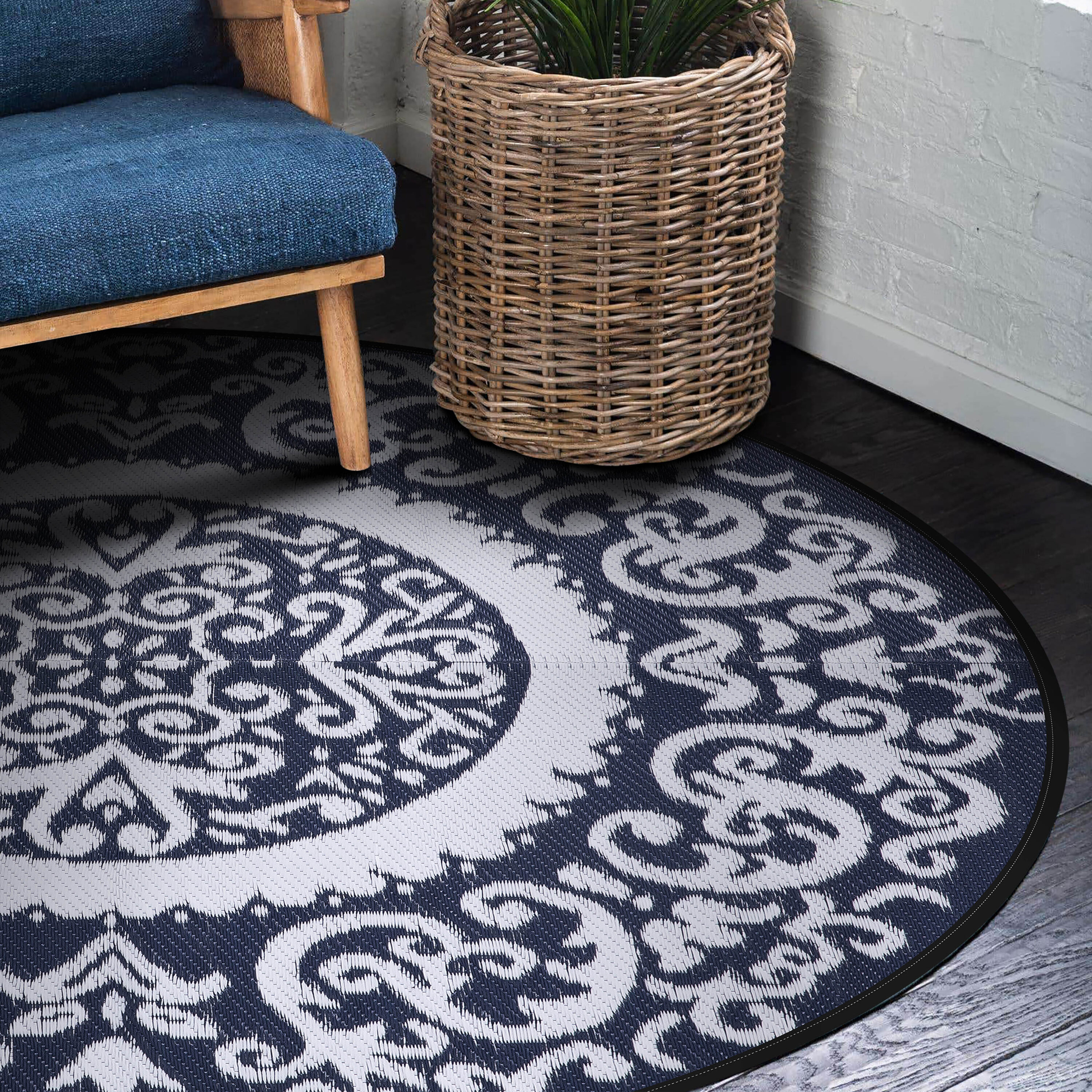 Nuu Garden 5 X 5 (ft) Blue and White Round Outdoor Damask Area Rug SO04 ...